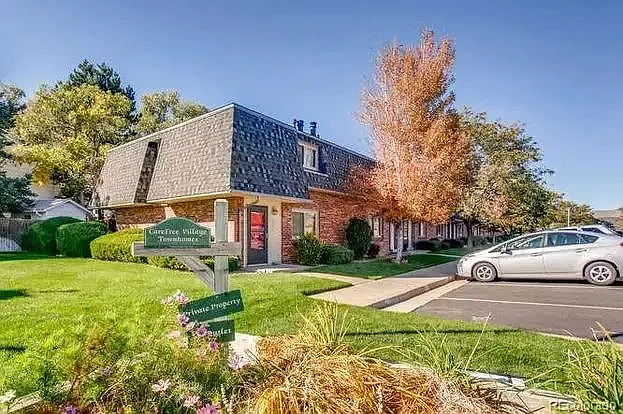 Aurora Townhome: 15105 E Wesley Ave