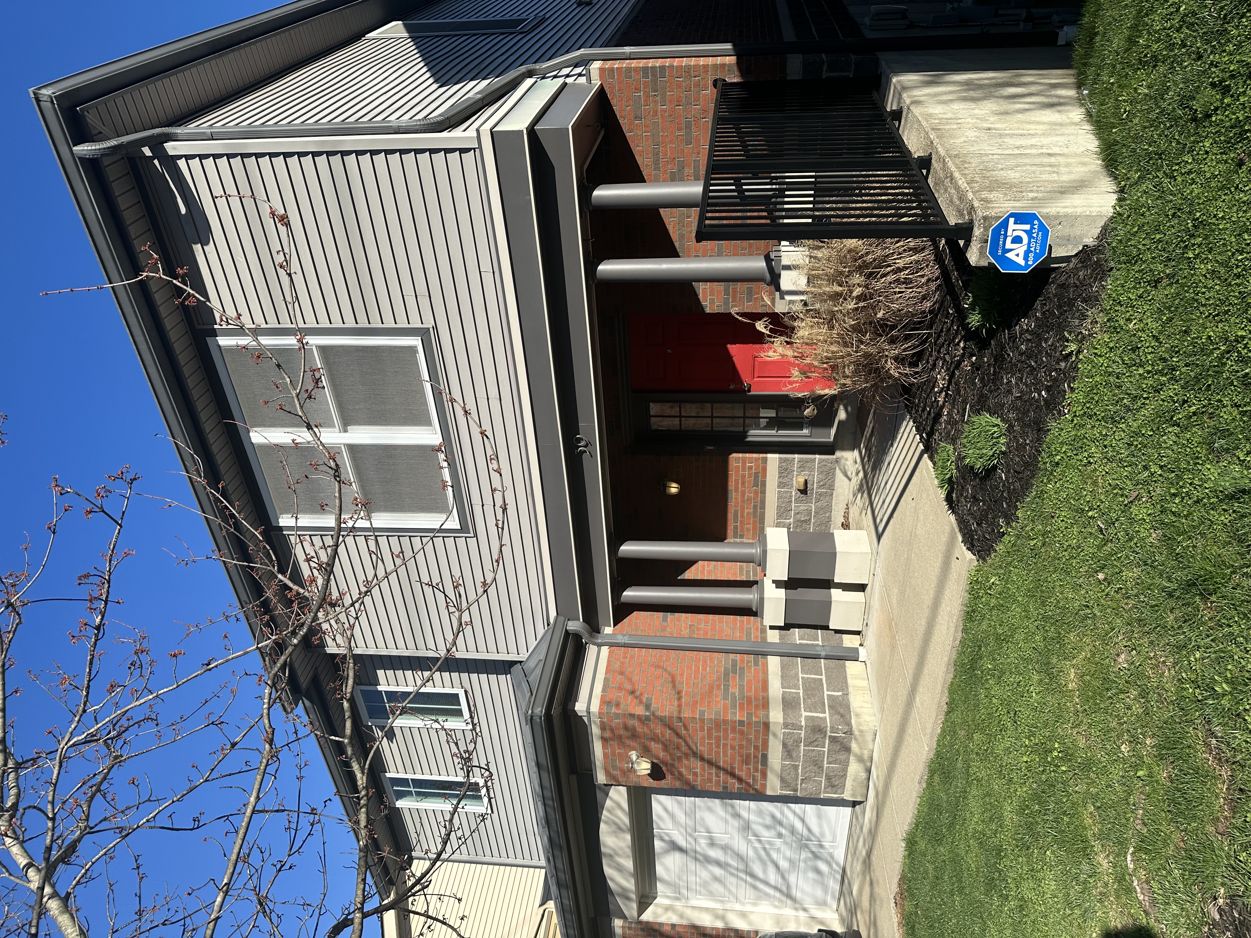 Newport House: 39 19th Street