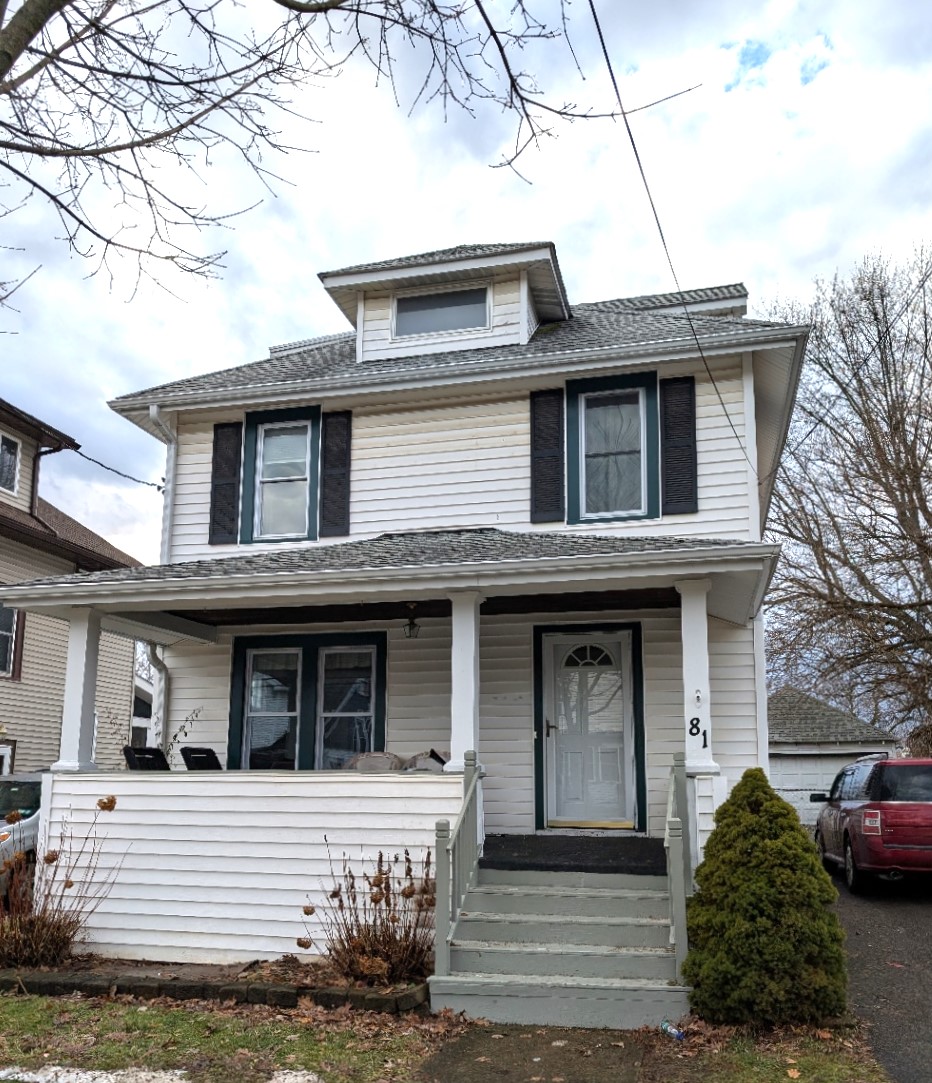 Lancaster House: 81 Church St