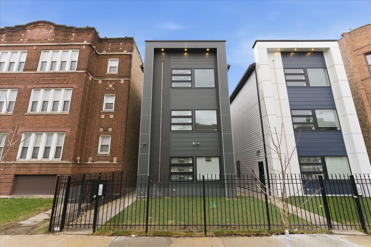 Chicago Apartment: 6222 S King Dr