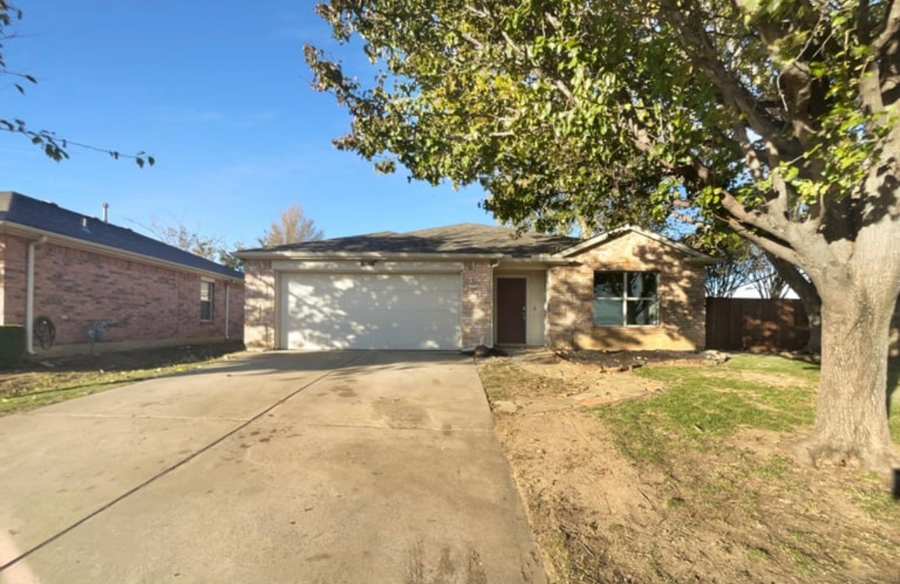 Fort Worth House: 1608 Desperado Rd