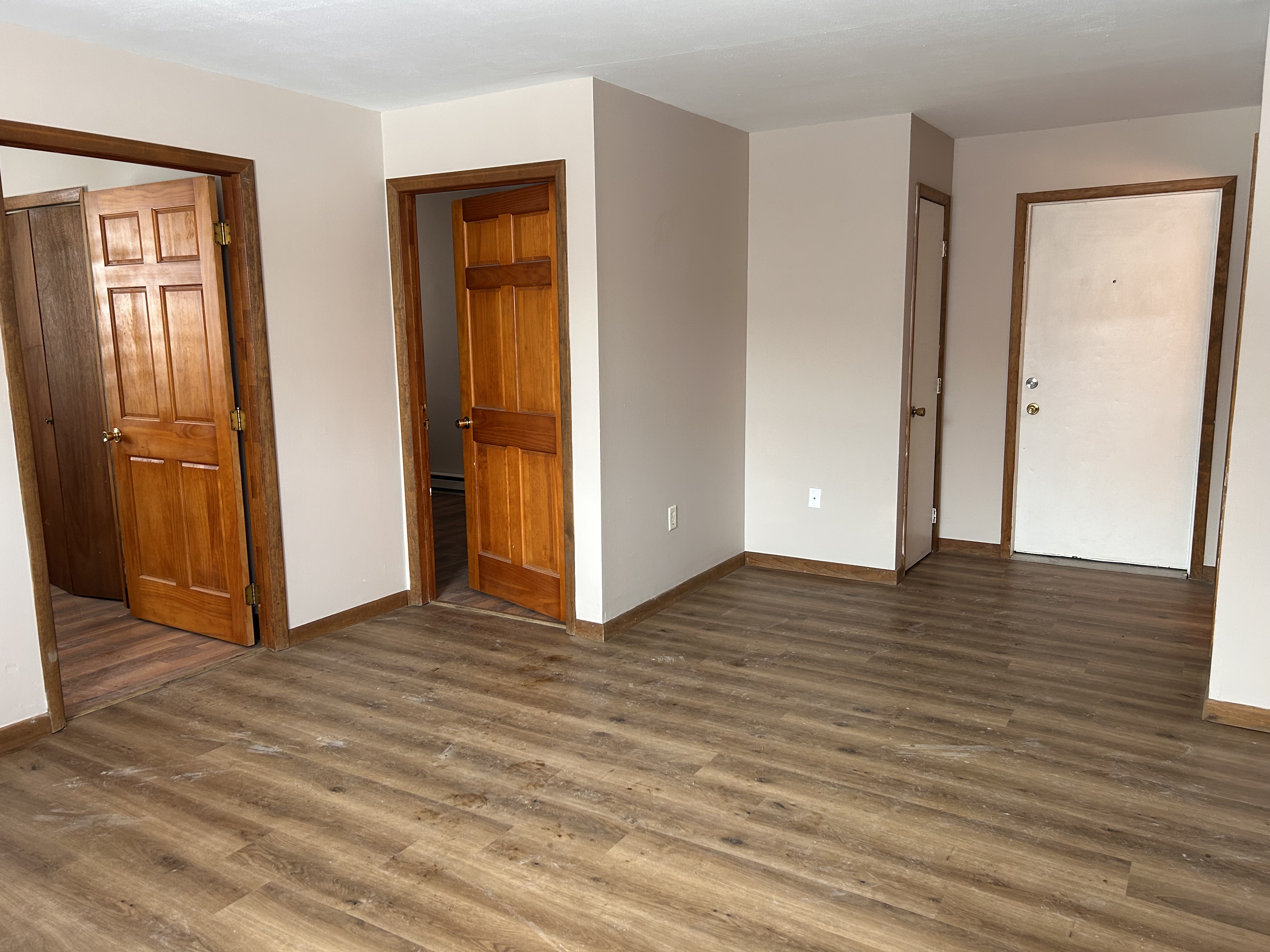 Cincinnatus Apartment: 5731 Telephone Road Ext