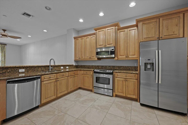 Palm Beach Gardens Townhome: 4902 Vine Cliff Way E