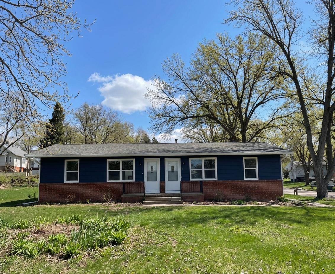 Omaha House: 7703 North Ridge Drive