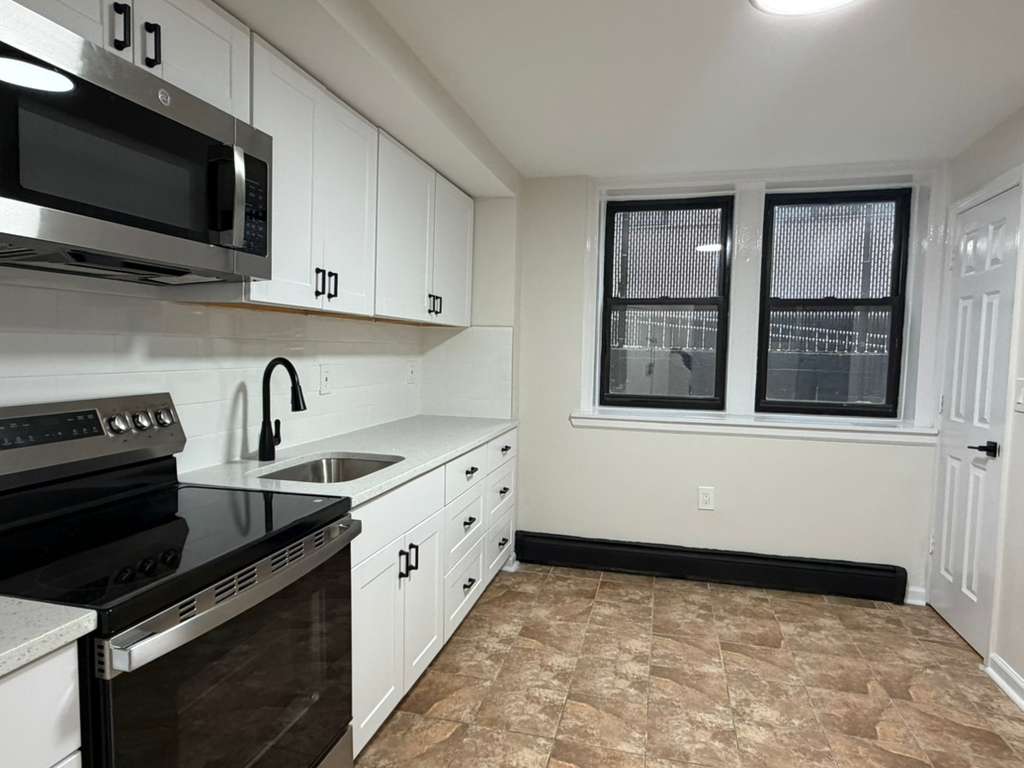 EAST ORANGE Condo: 150 South Harrison Street