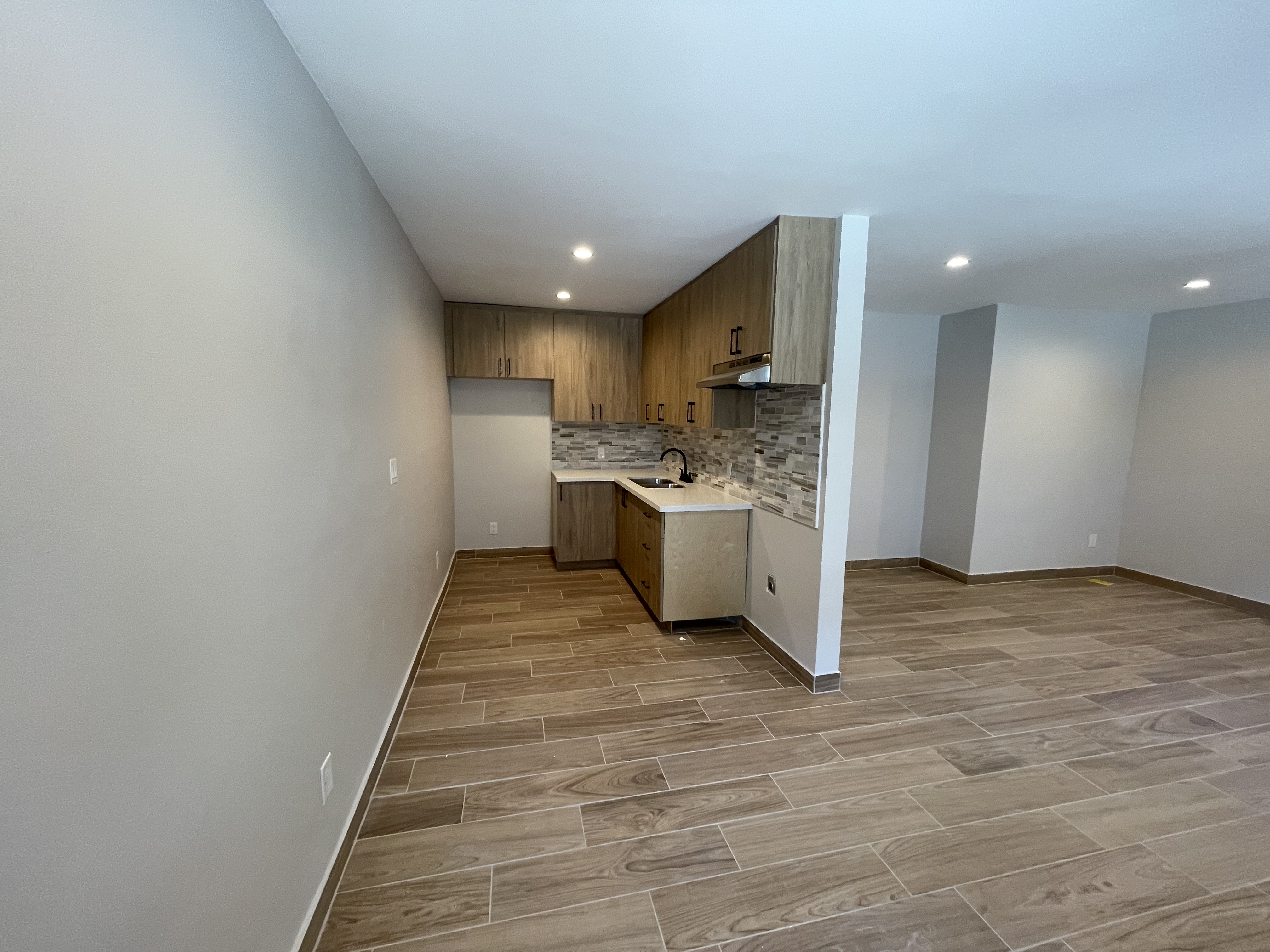 Winnetka Apartment: 20301 Cohasset St