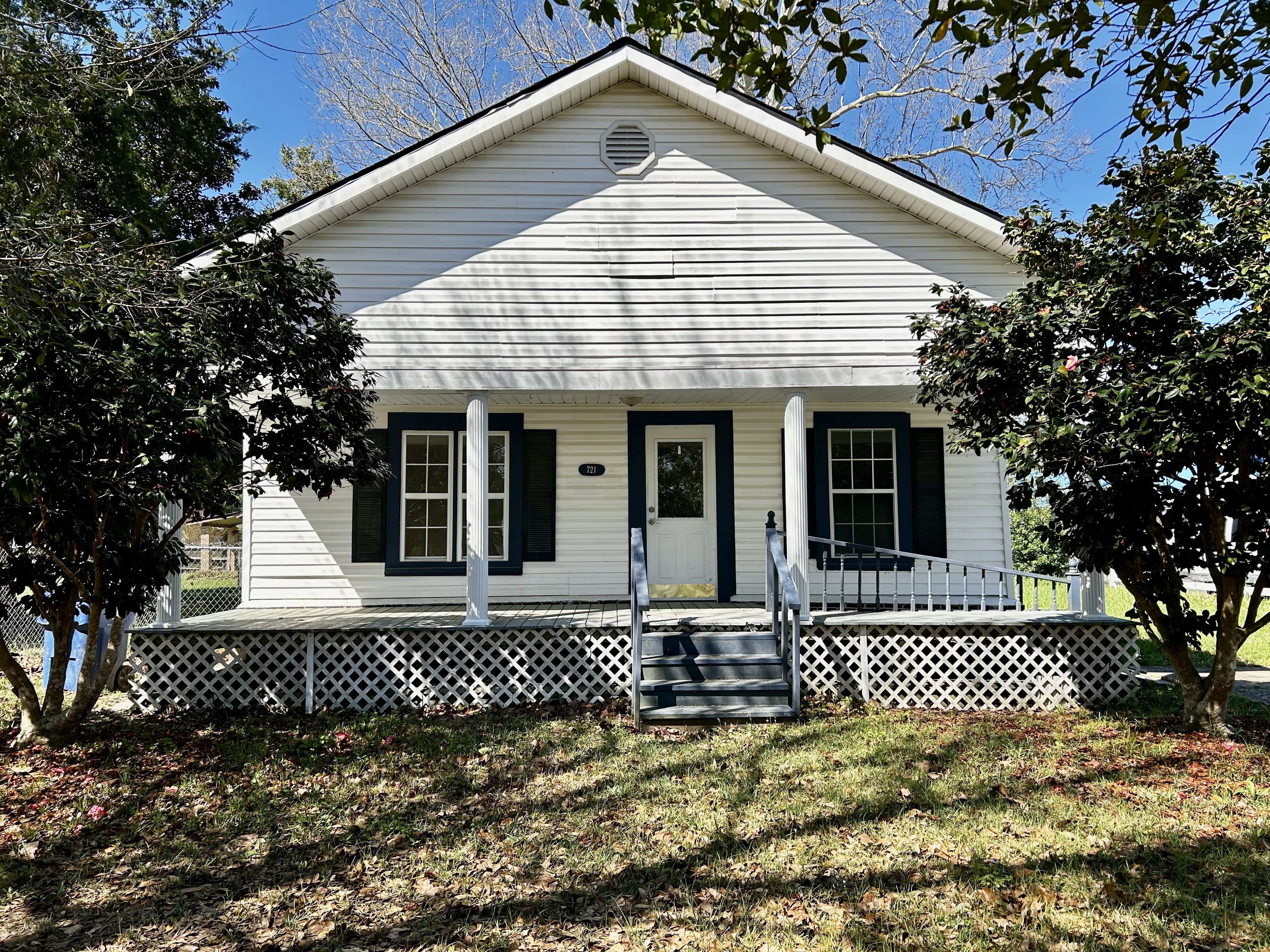 Deridder House: 721 N Texas Street