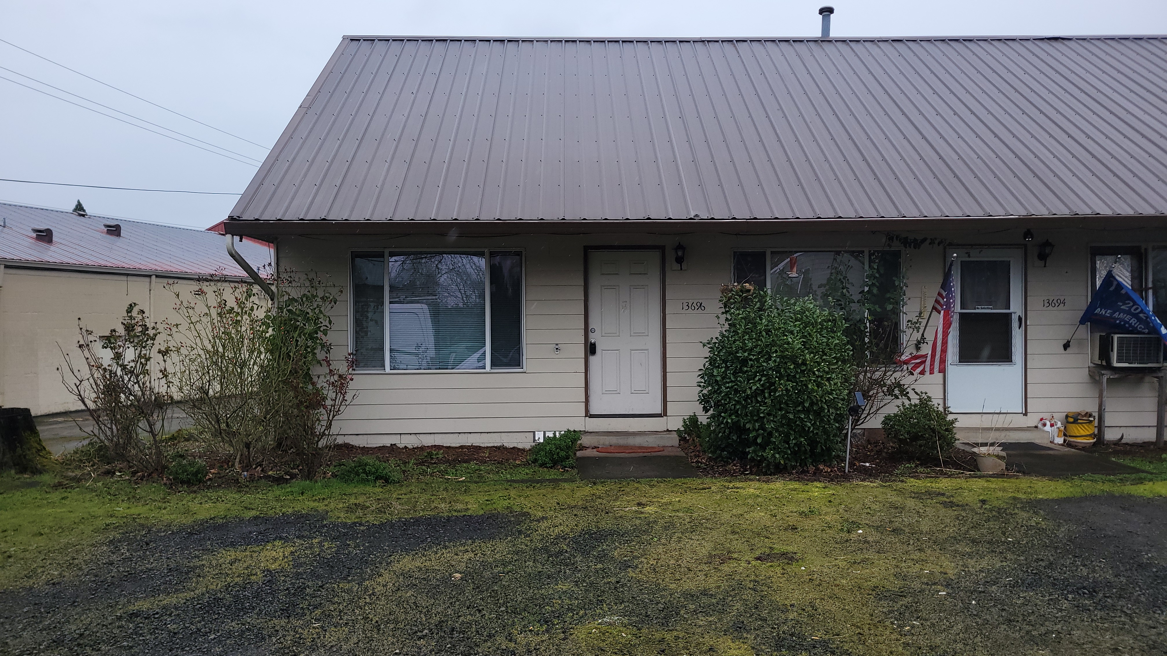 Oregon City House: 13696 Gaffney rd