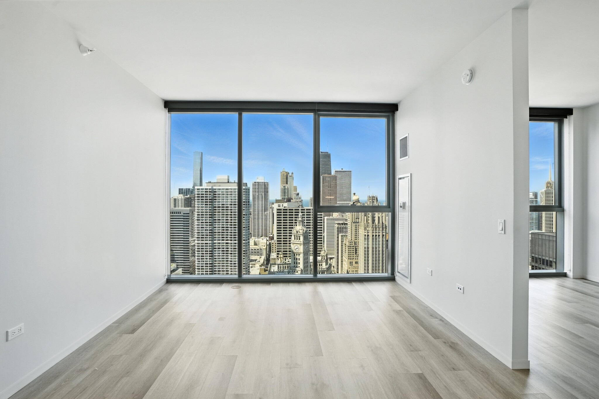 Chicago Condo: 64 E Wacker Place