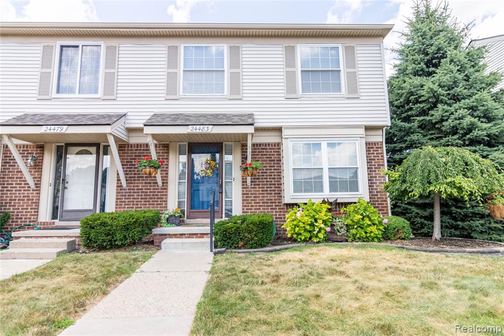 Novi Townhome: 24483 Bashian Dr