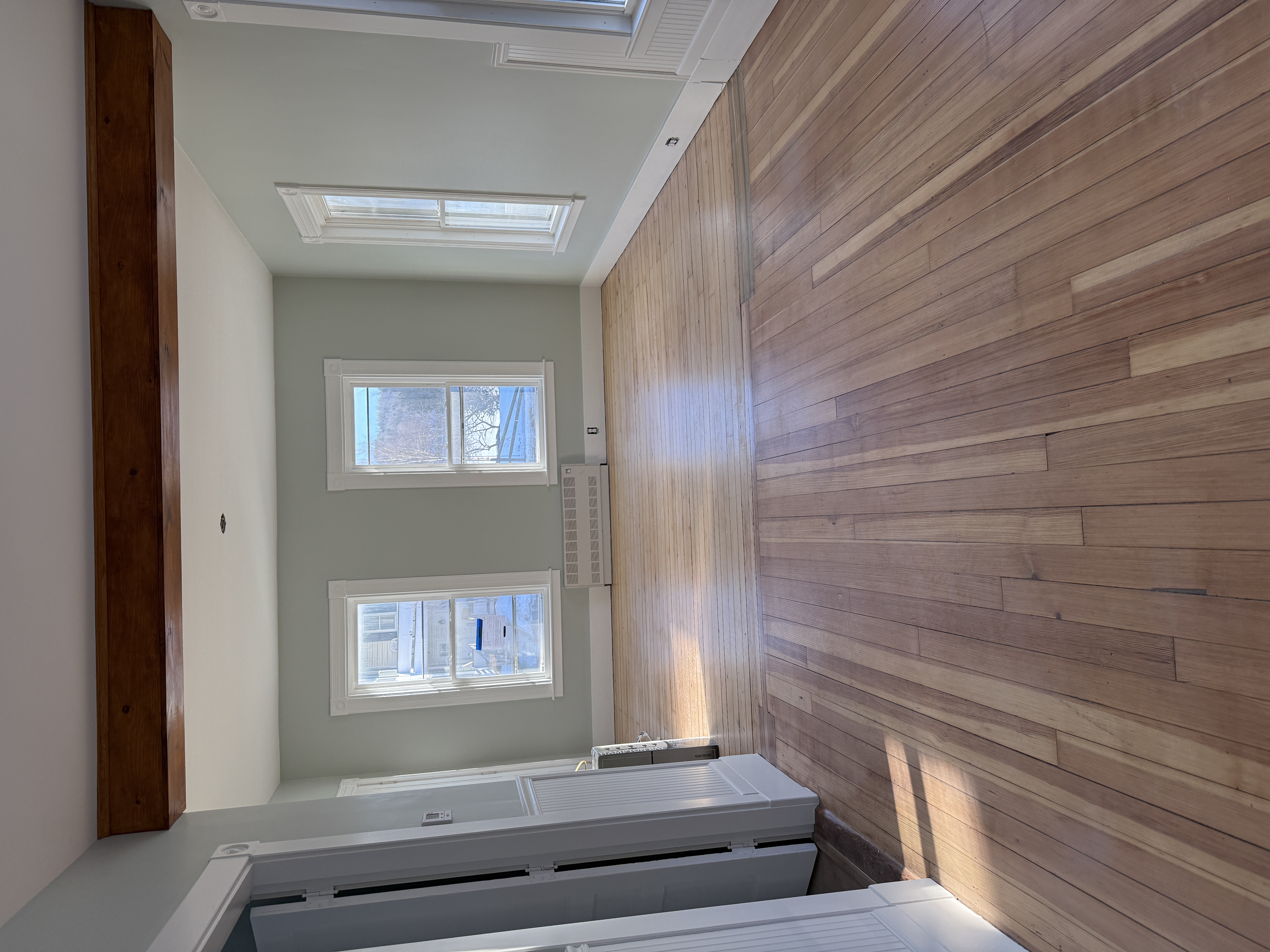 Barre Apartment: 44 Ayers St