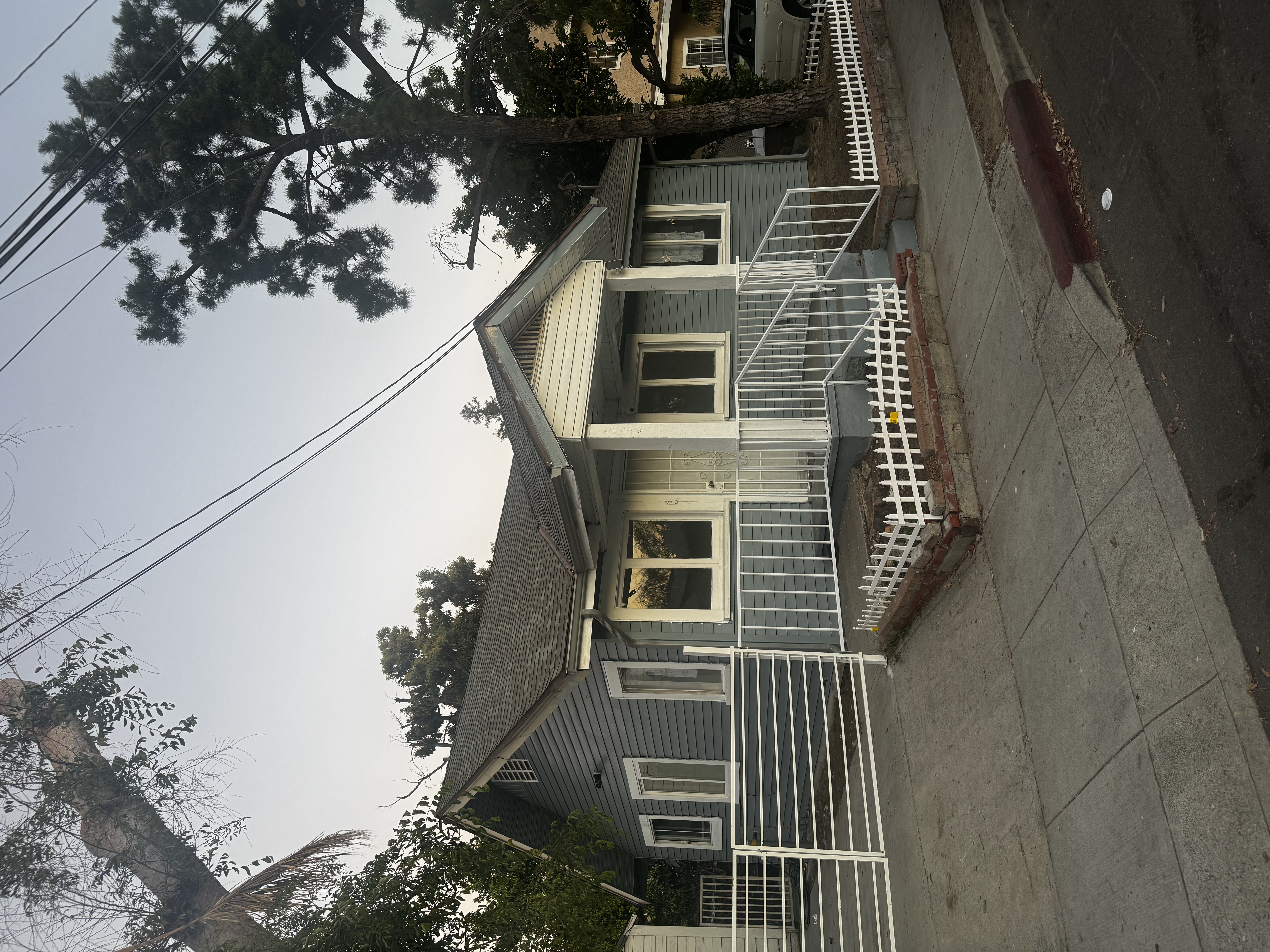Glendale House: 240 N. Everett St