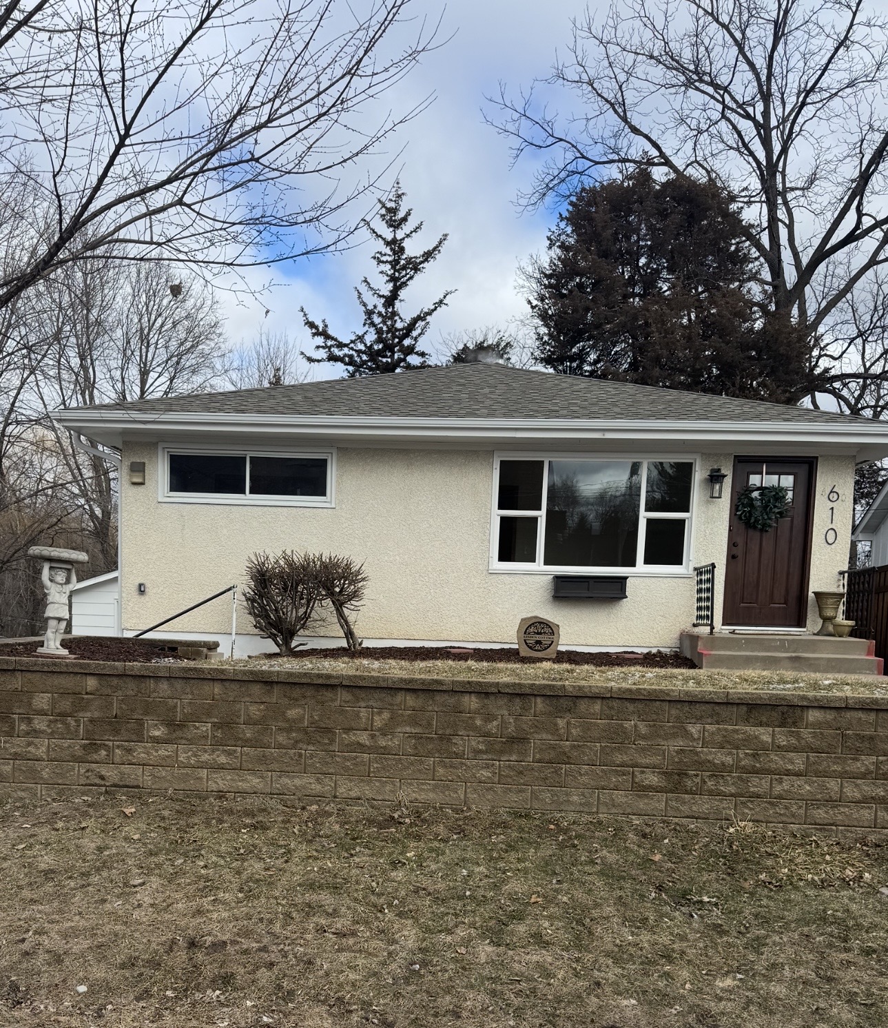 Stillwater House: 610 Linden St W