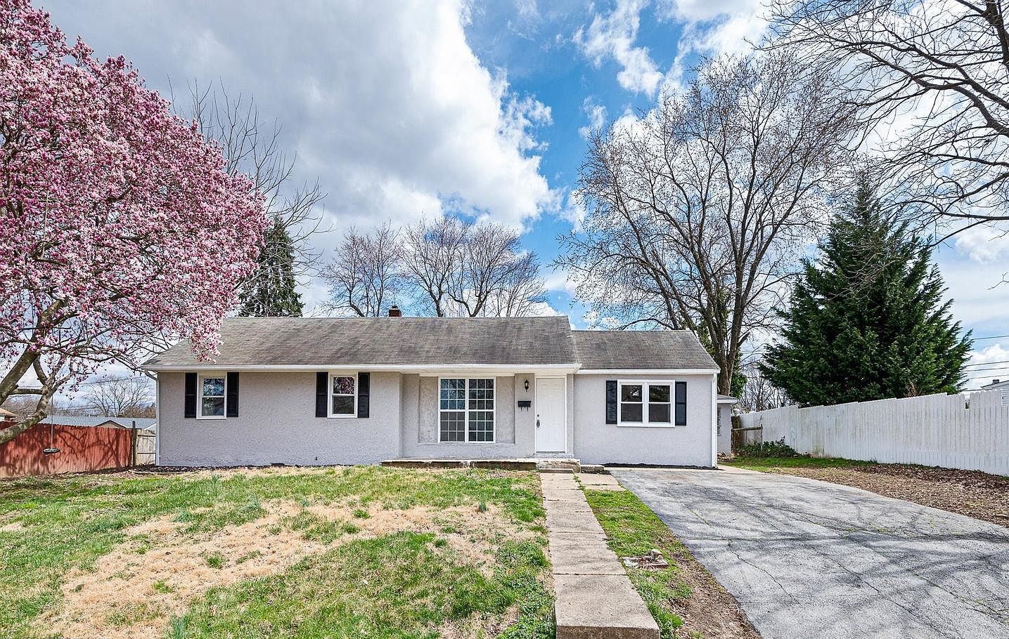 Newark House: 1 Carlo Rd