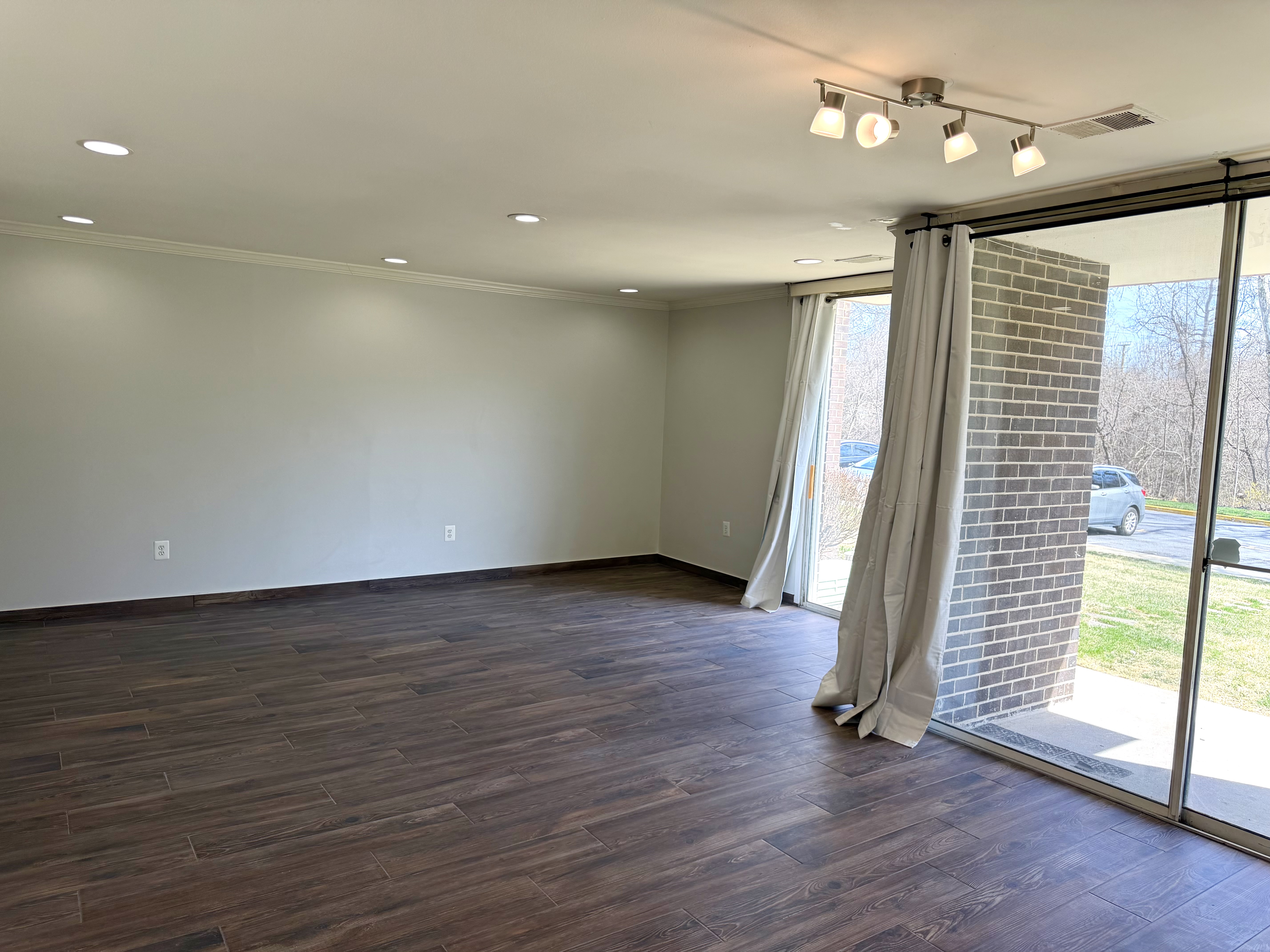 Largo Condo: 10230 Prince Place