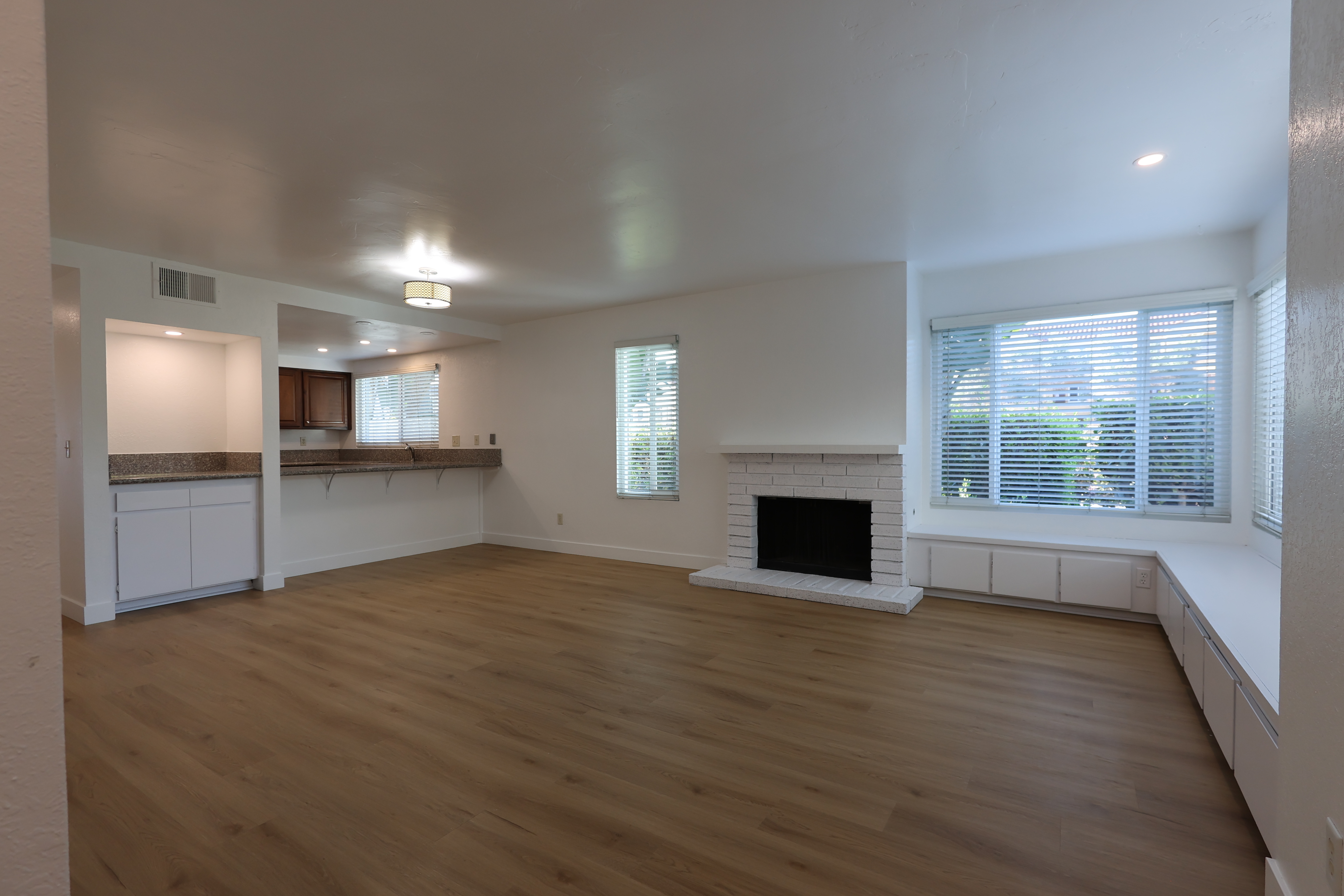 San Diego Condo: 4034 Nobel Dr