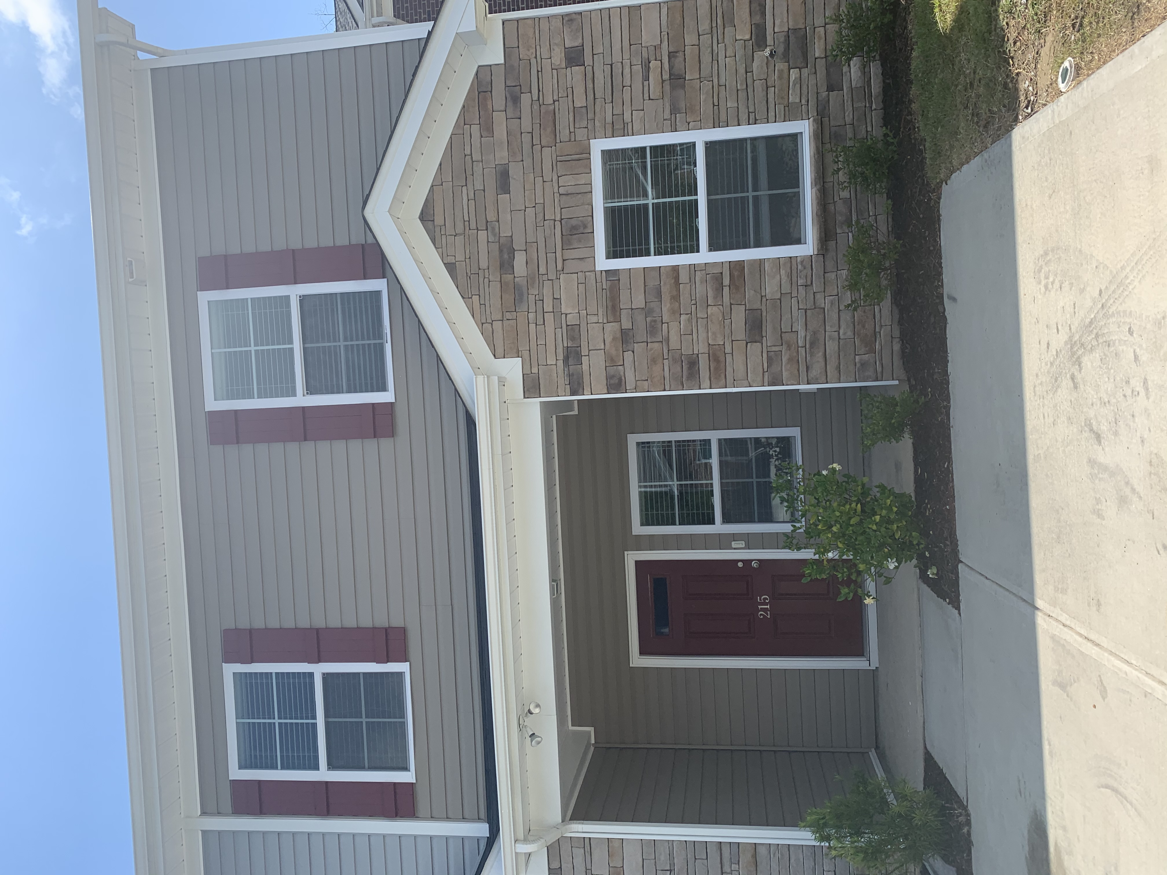 Lexington Townhome: 215 Orange Pond Ct