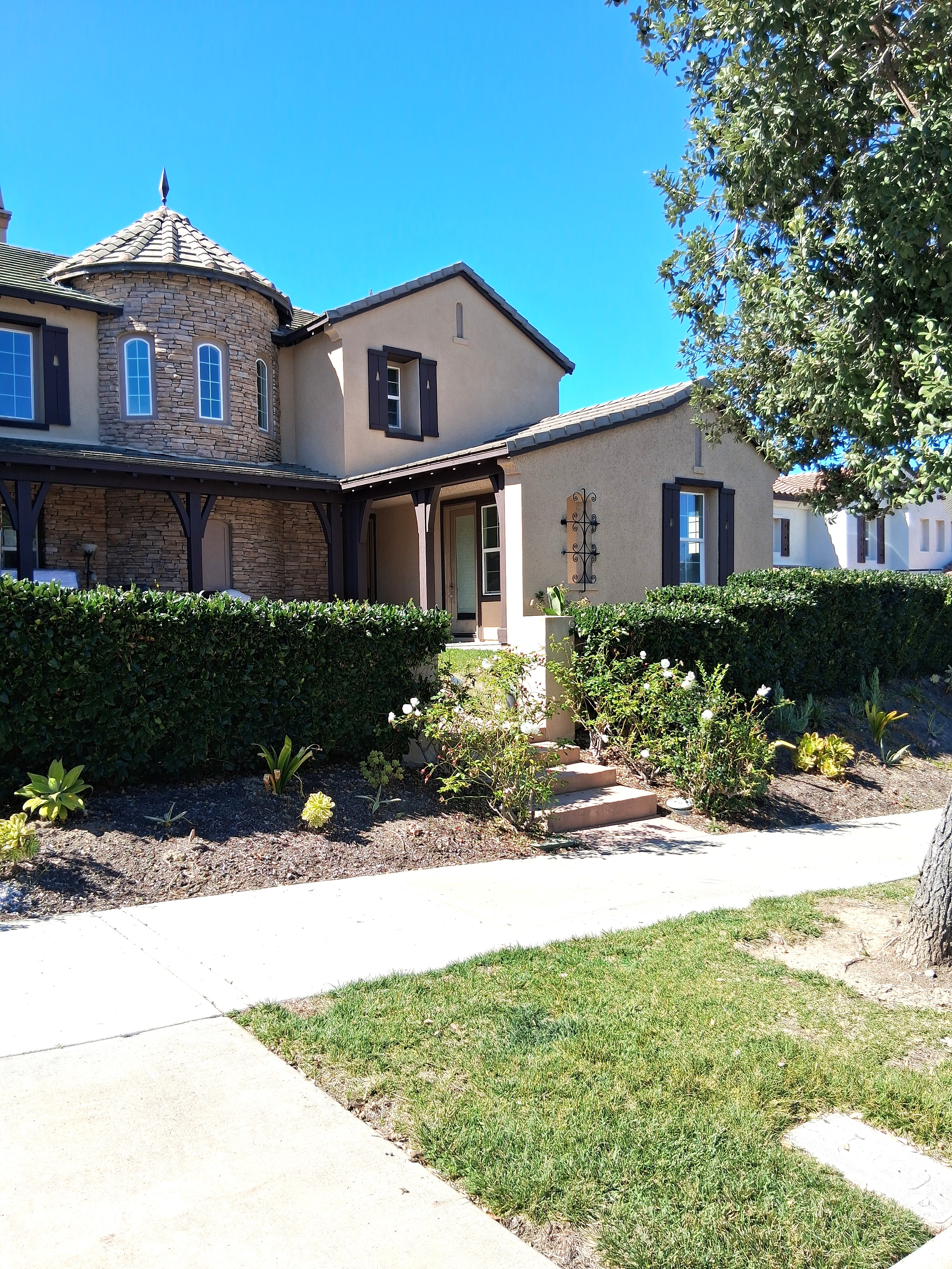 Carlsbad House: 6800 Amber Lane