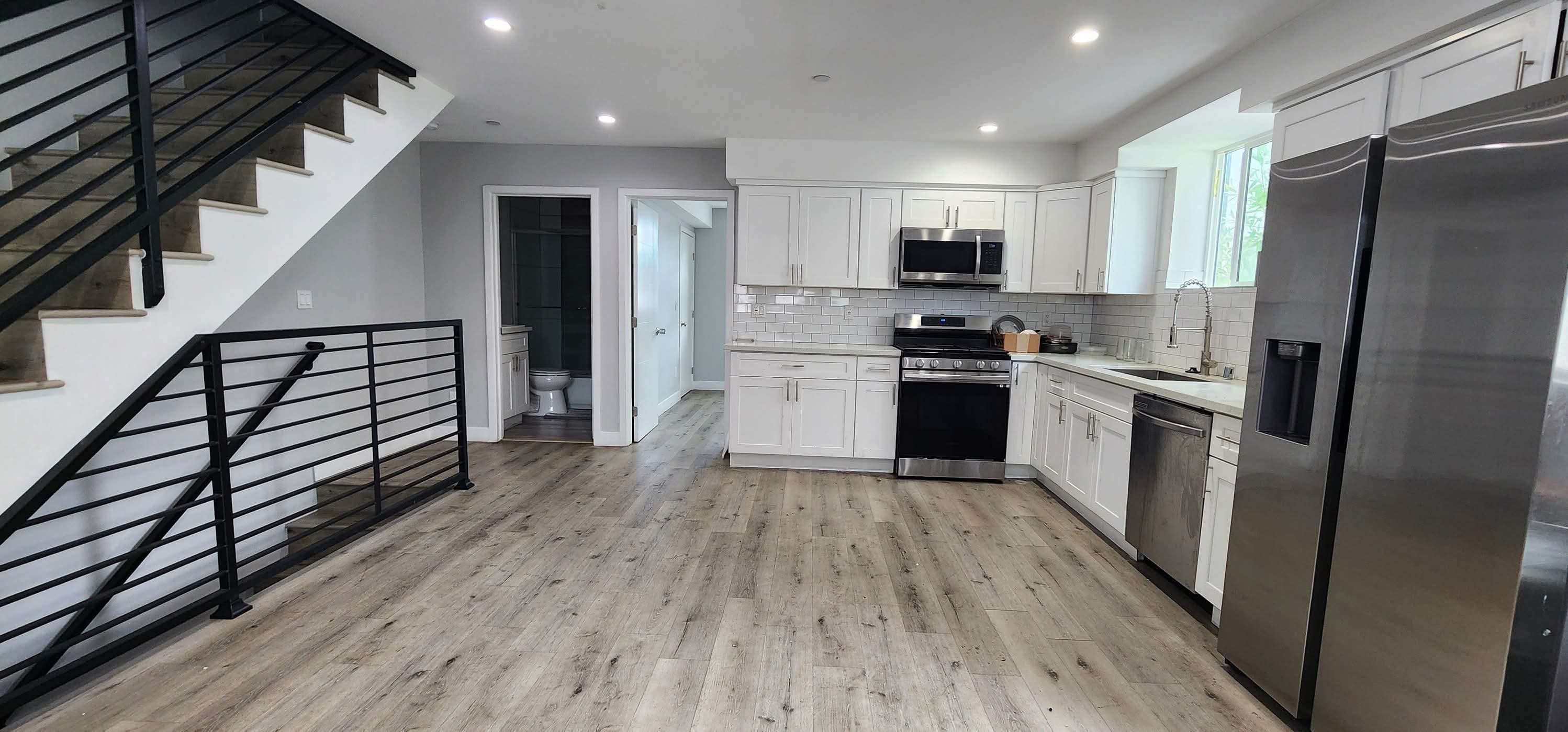 Los Angeles Townhome: 4651 W. 18th St