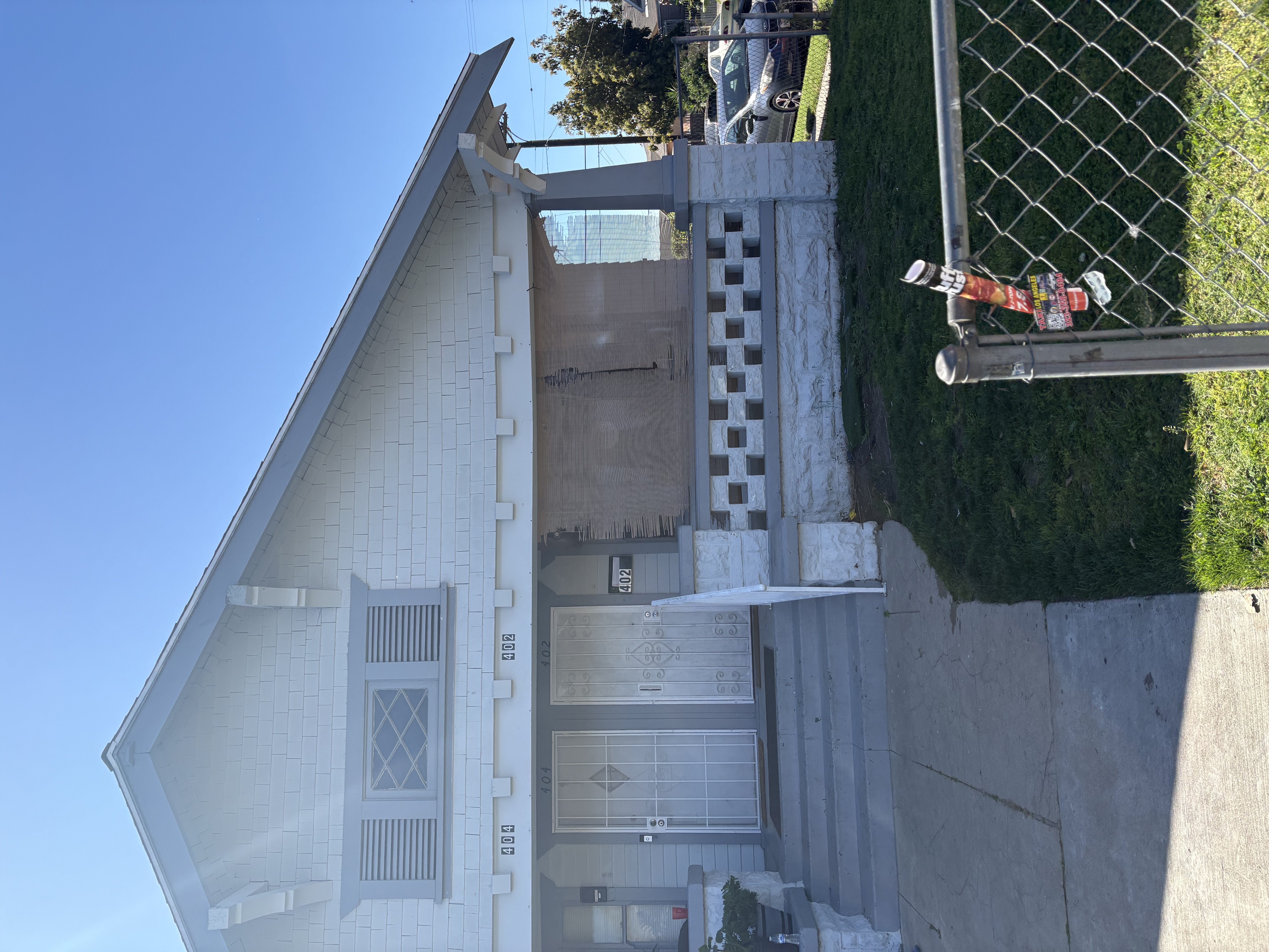 Los Angeles Multiplex: 402 East 43rd Place