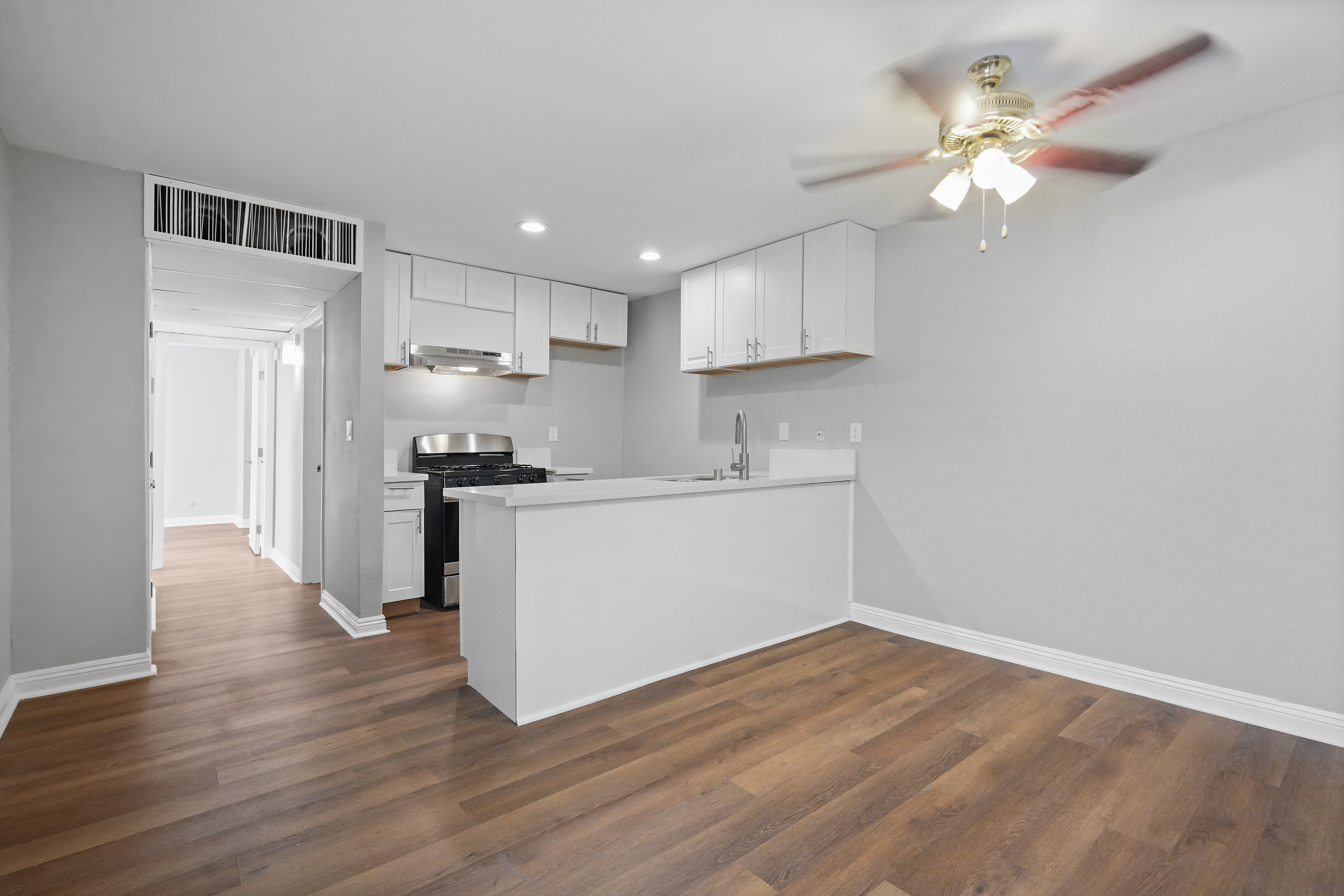 Canoga Park Condo: 8601 International Avenue