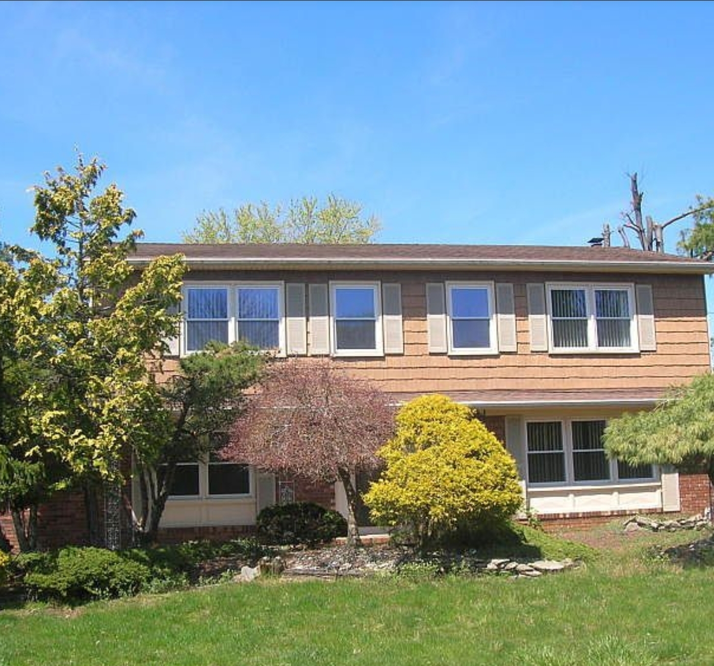 Marlboro House: 15 Cardinal Court