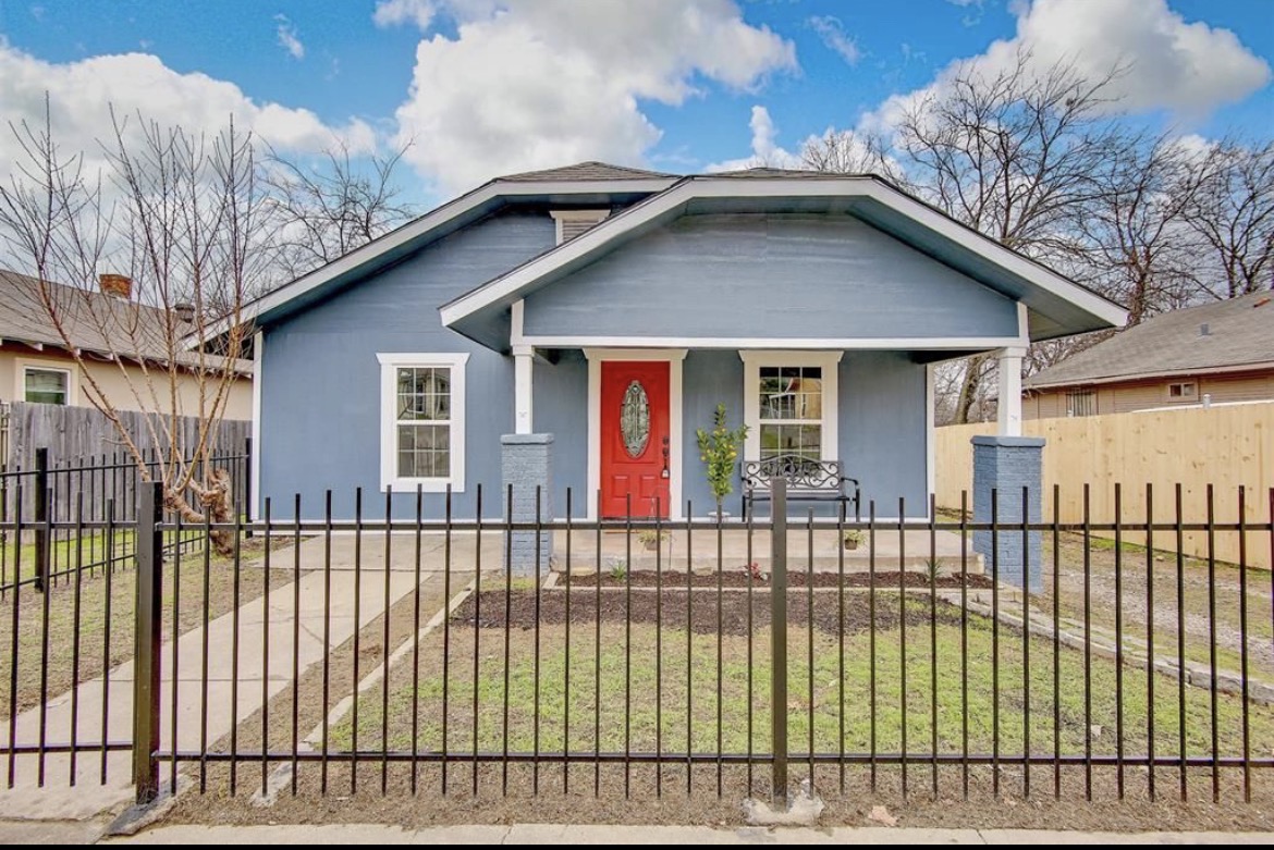 Fort Worth House: 2832 Avenue I