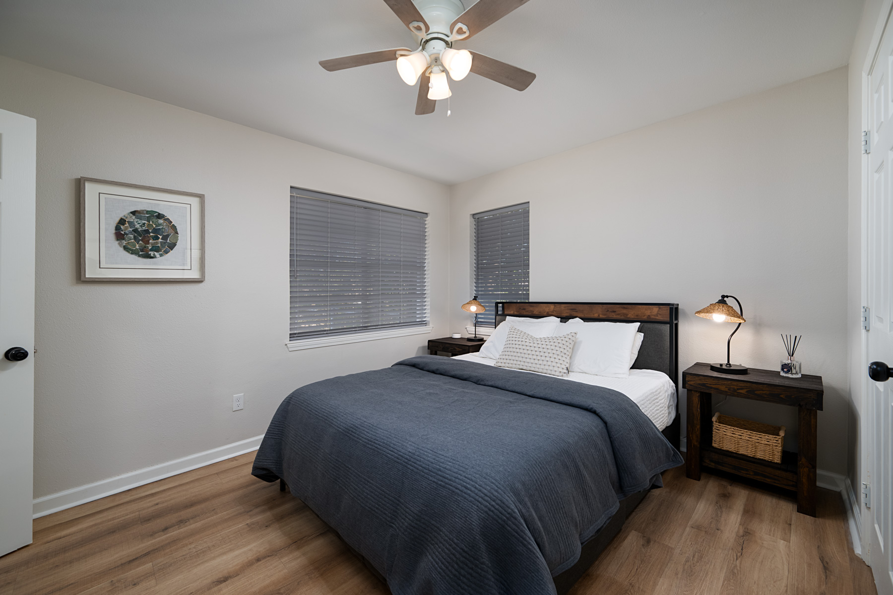 Tyler House: 1528 E Devine St