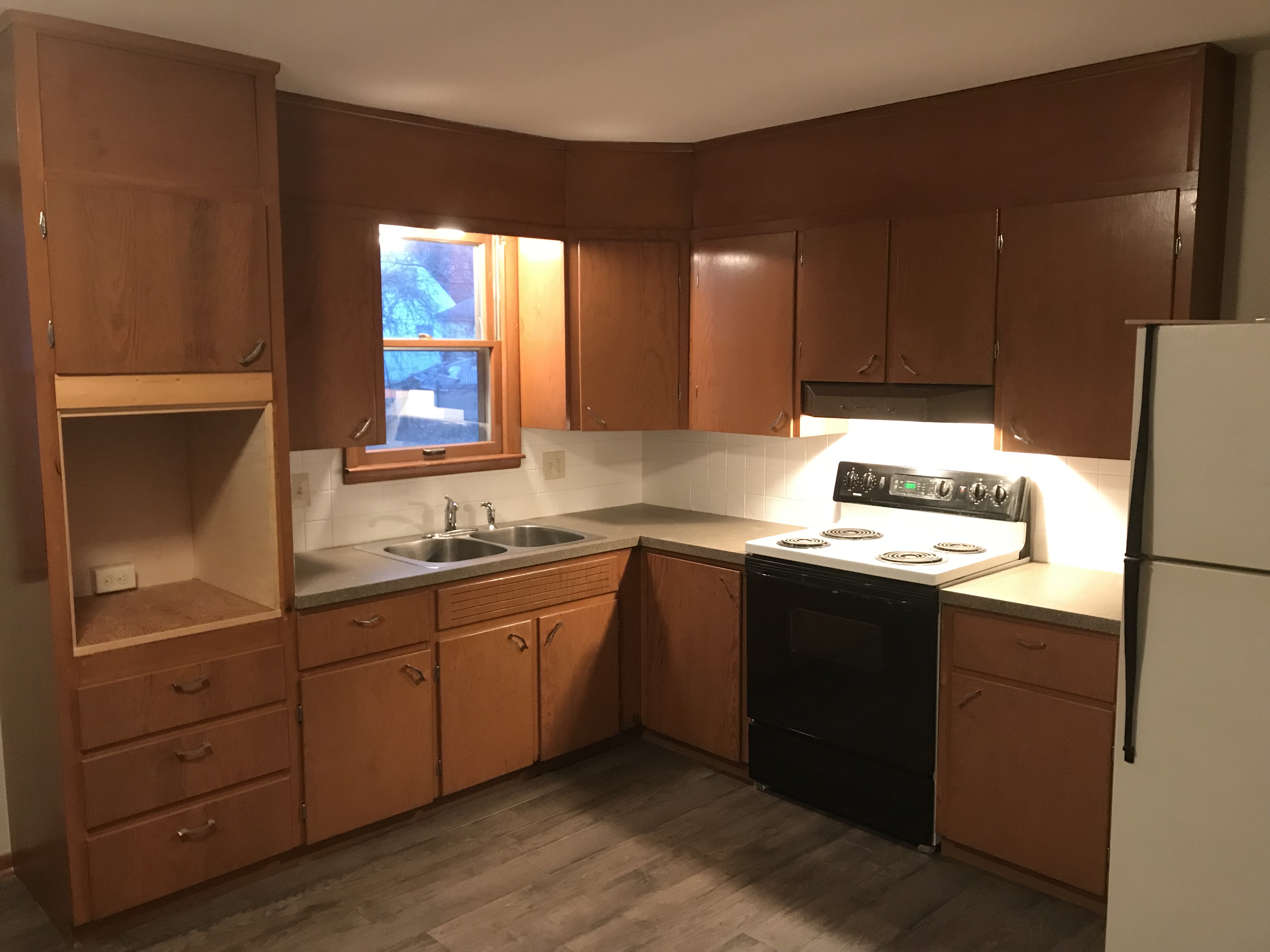 Adrian House: 611 N Kentucky