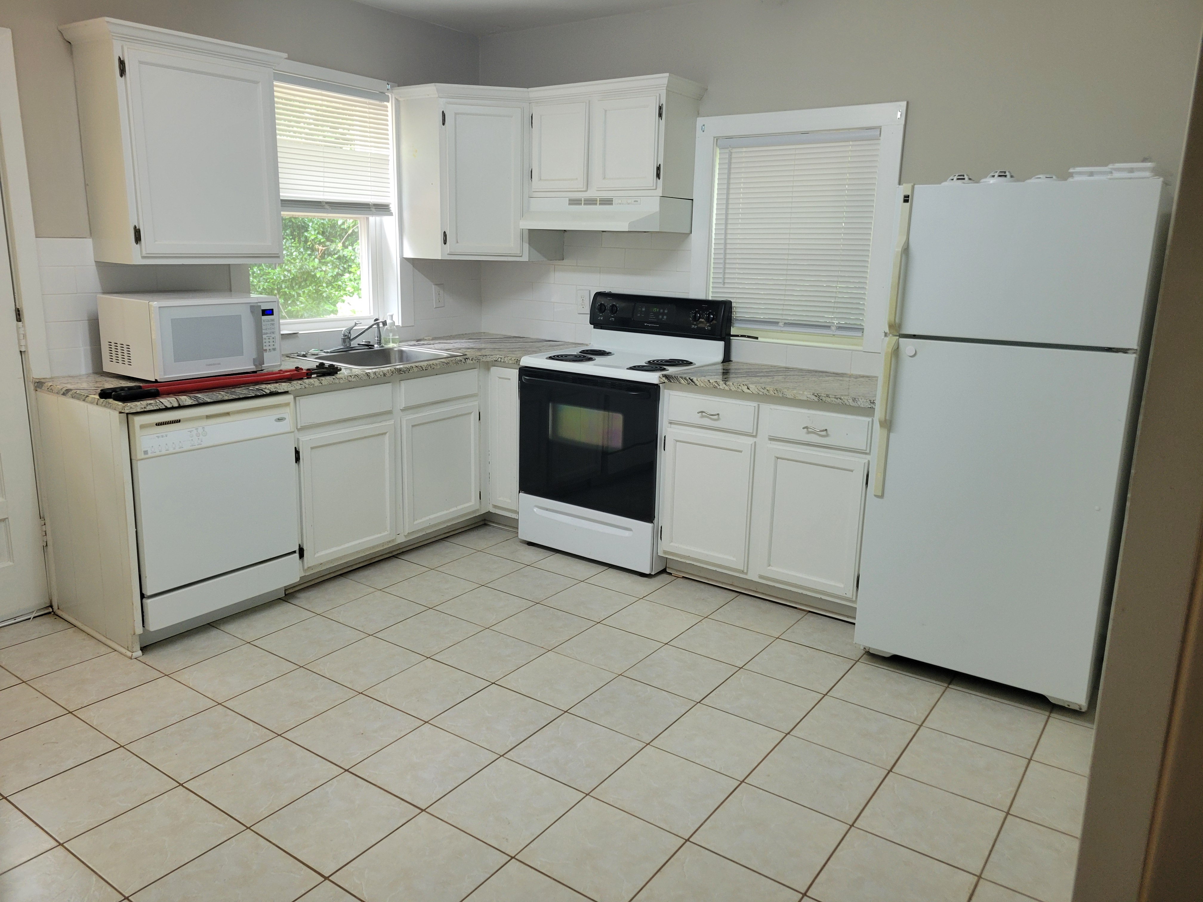 Charlotte House: 3445 Draper Ave