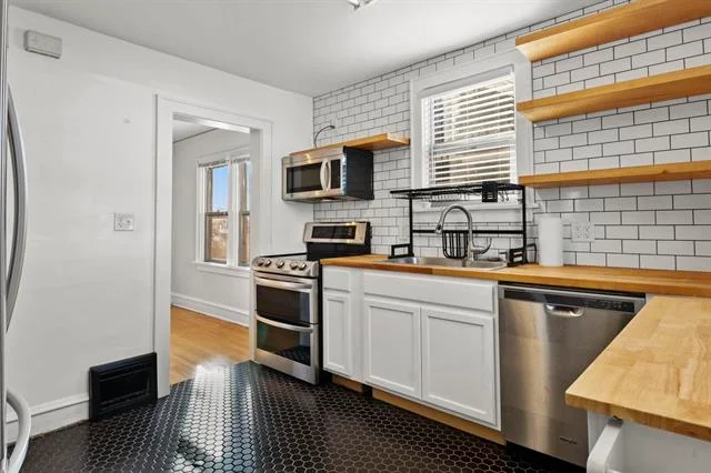 Madison Townhome: 2150 E Mifflin St