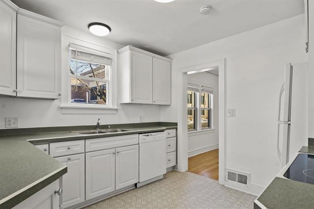 Madison Townhome: 108 N 4th Street