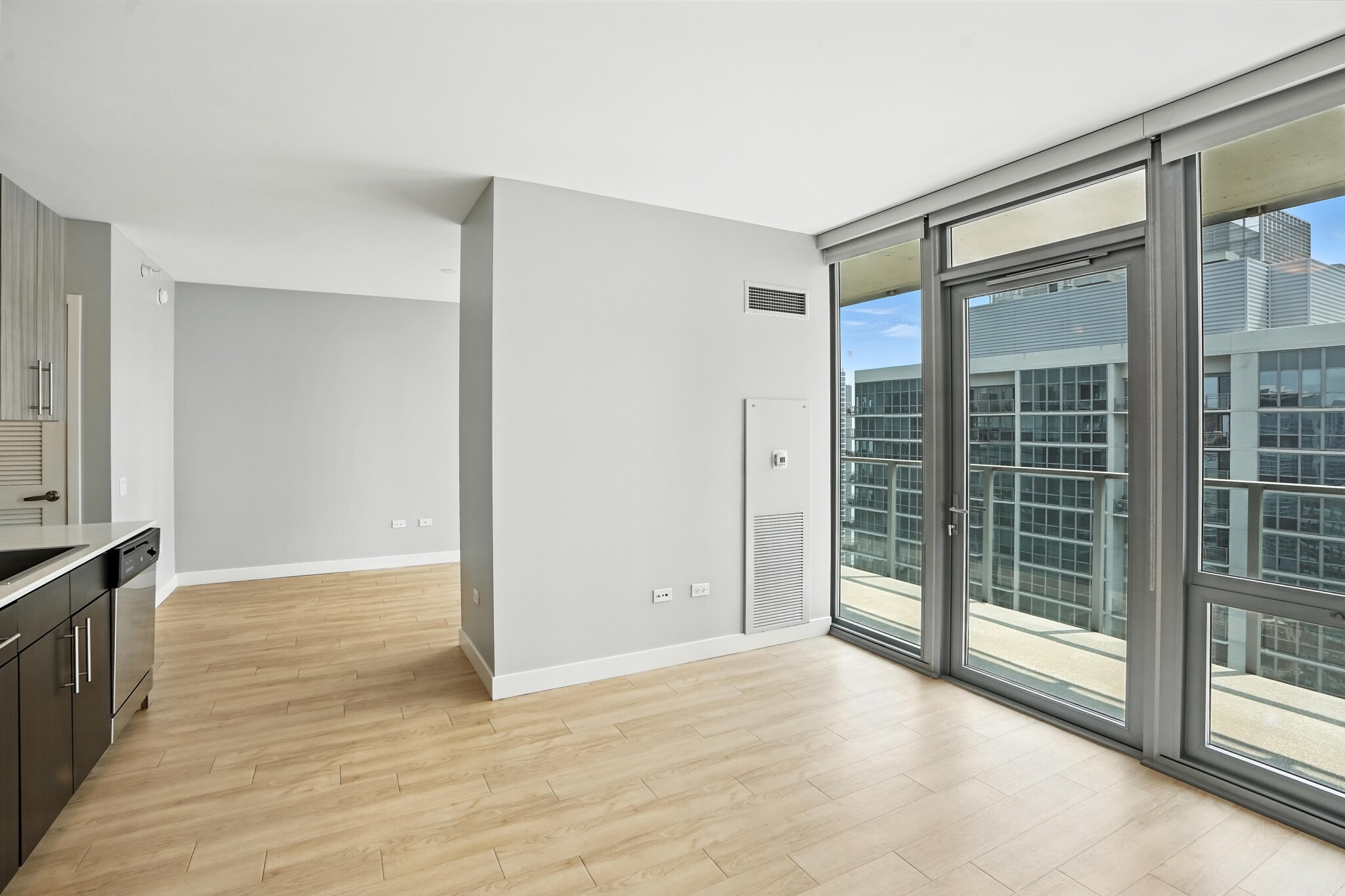 Chicago Condo: 385 E Wacker Dr