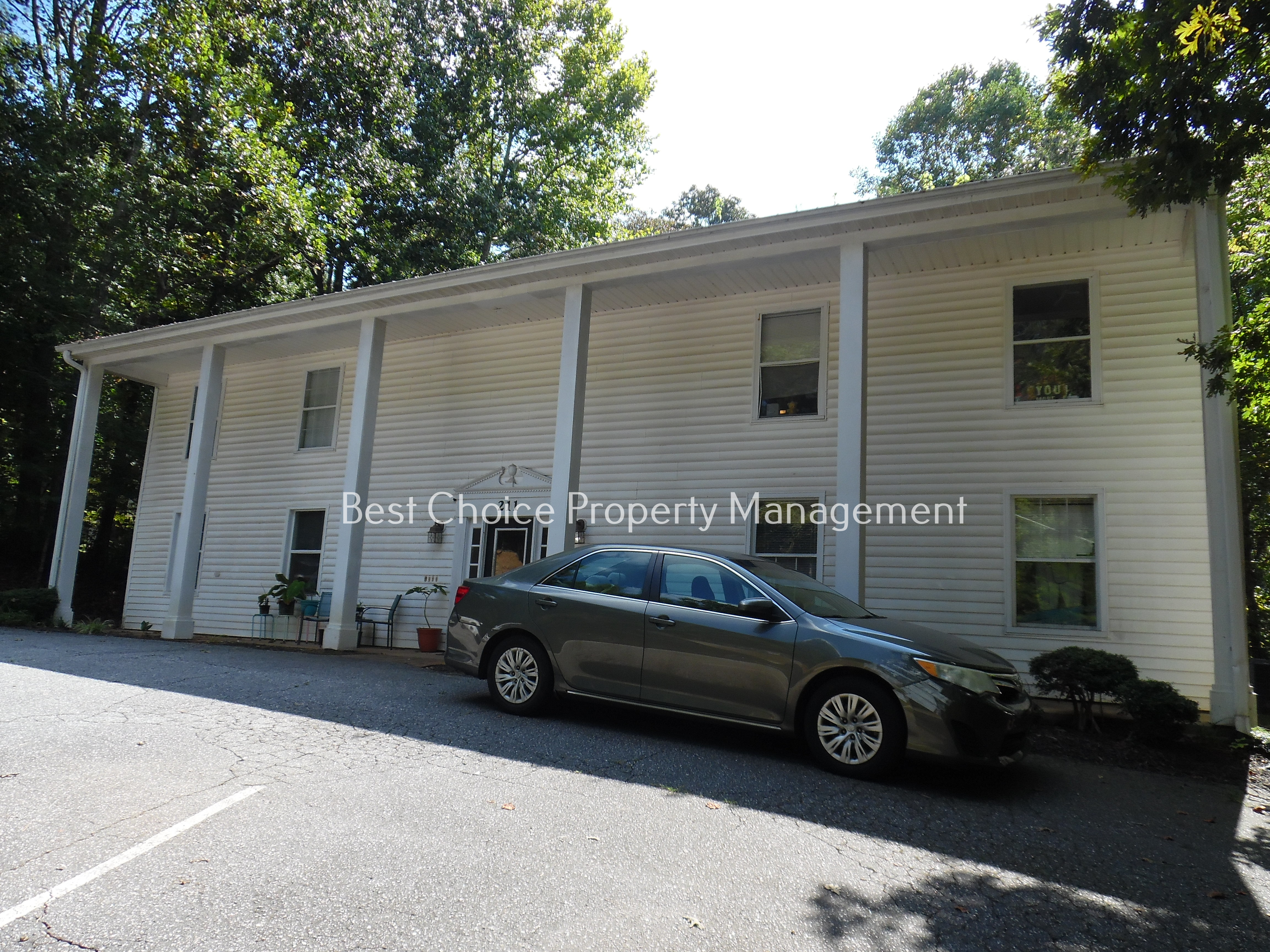 Duncan Condo: 211 Brookside Dr