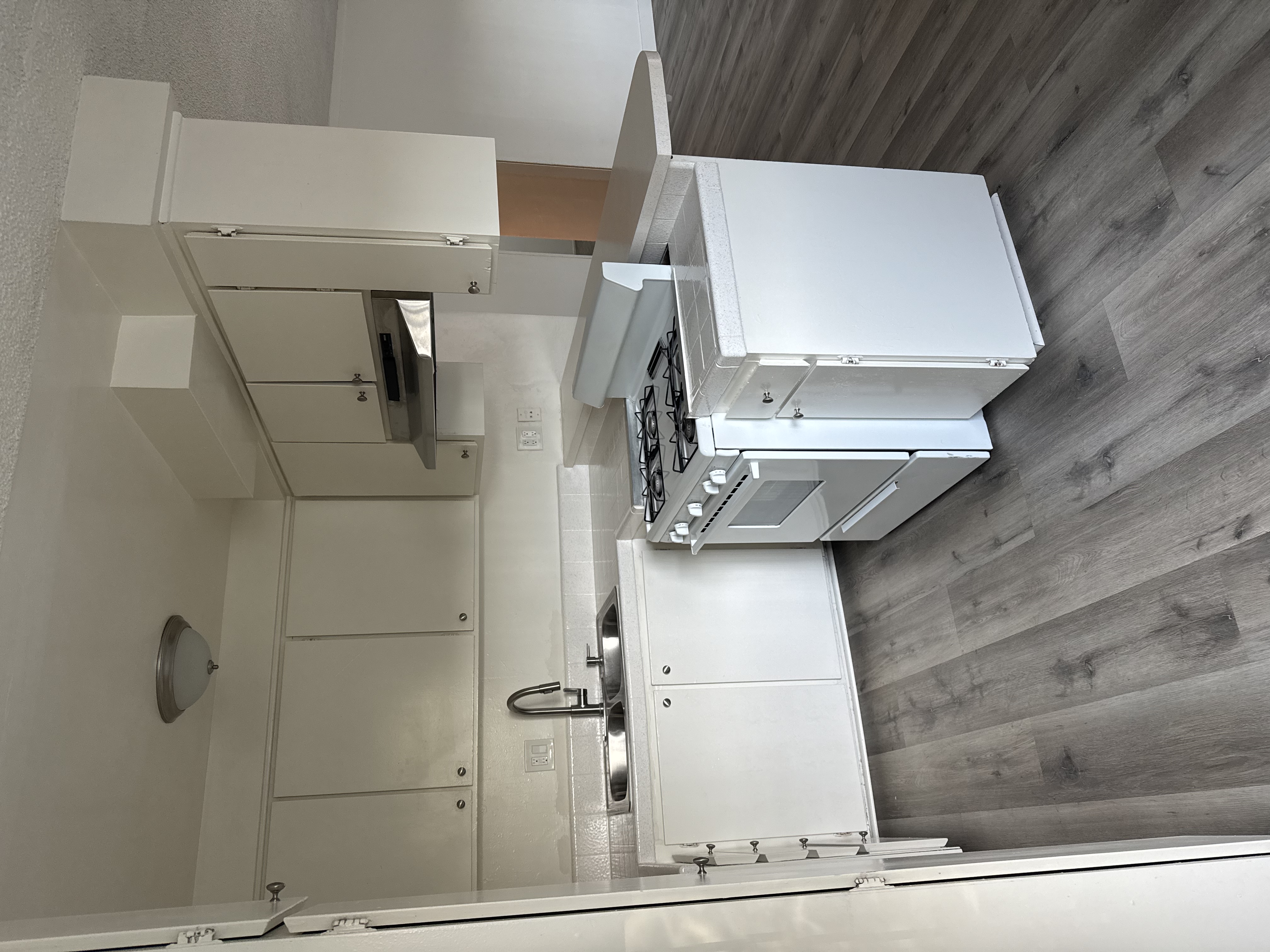 La Mirada Apartment: 8202 Ashgrove Dr