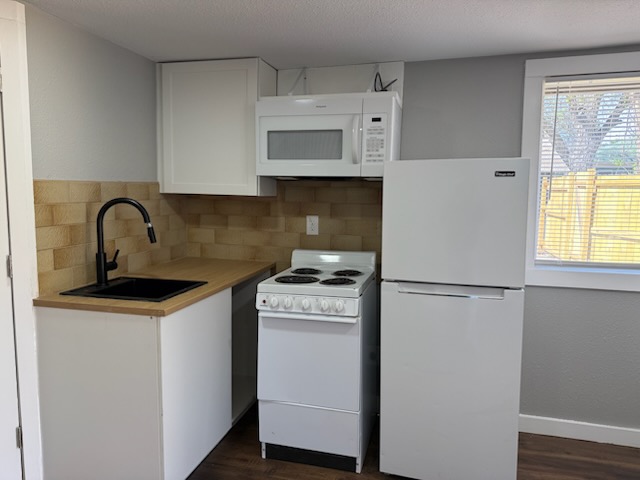 San Antonio Multiplex: 1120 Rigsby Ave