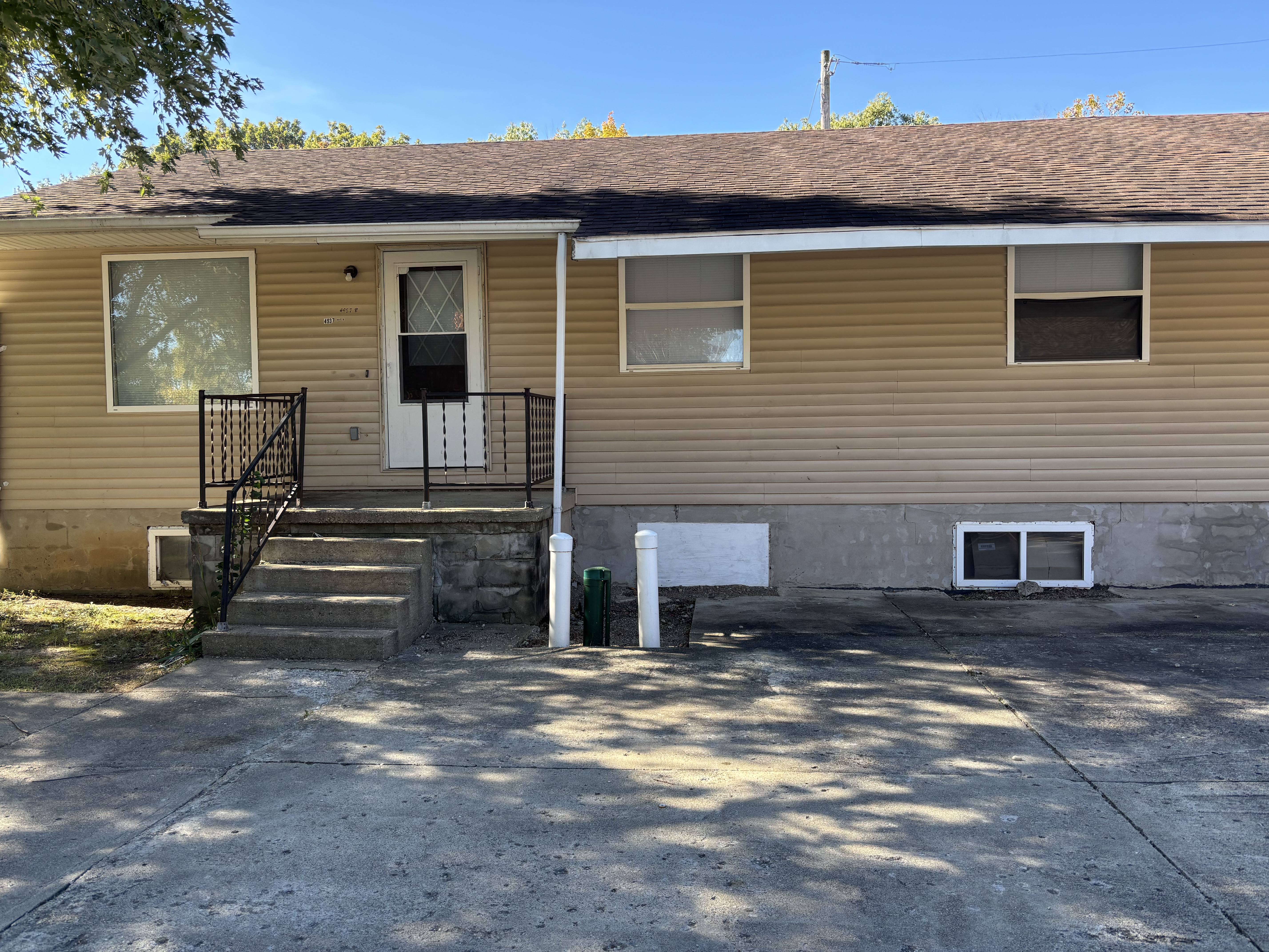 West Lafayette Multiplex: 4937 N RIVER RD