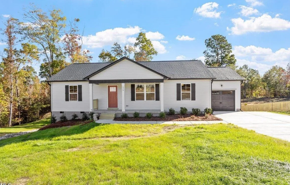 Broadway House: 476 Placid Pond Drive