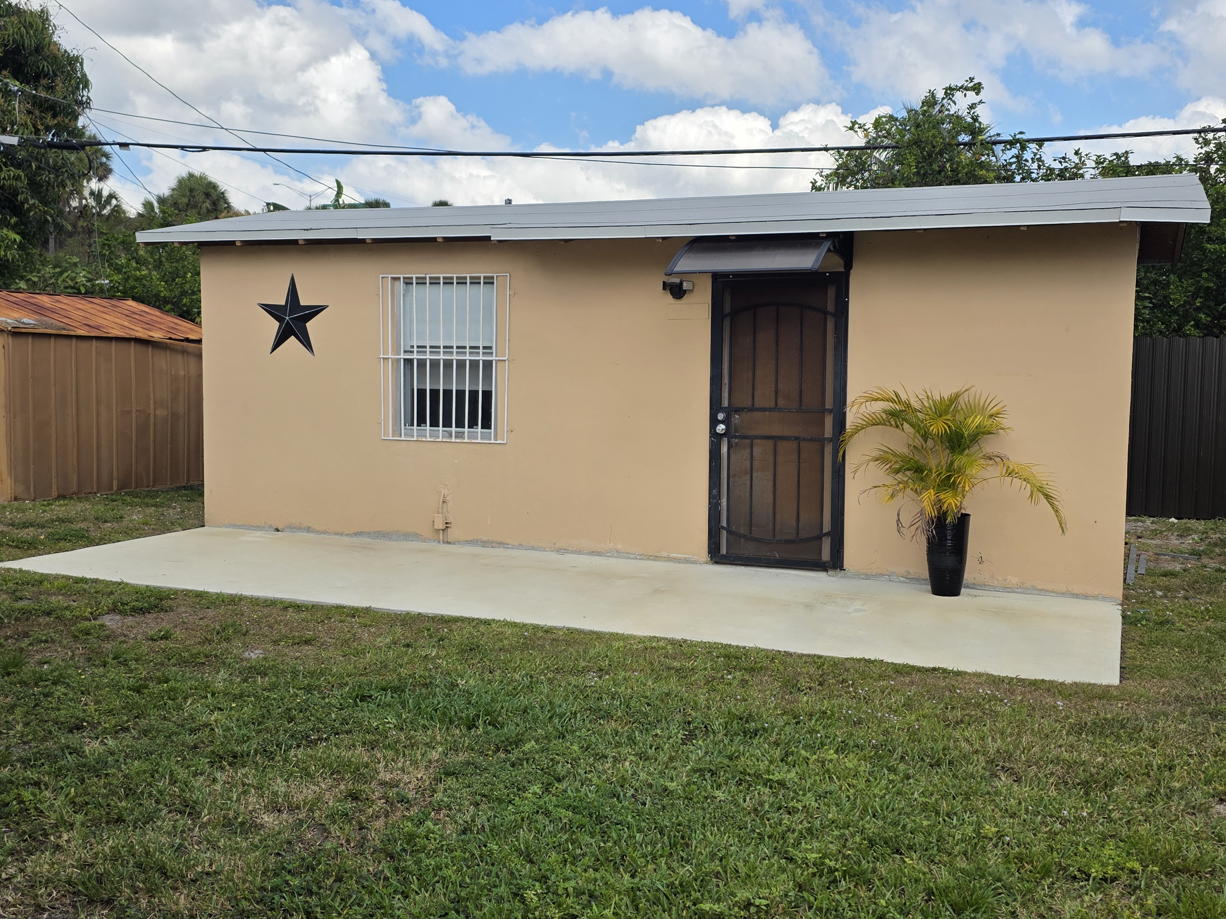 Miami Other: 585 NW 117th St