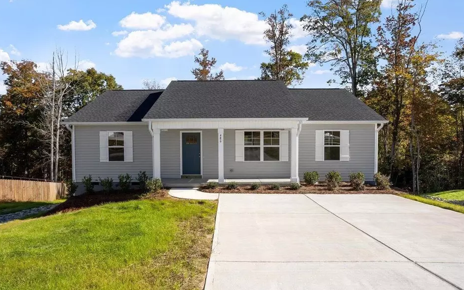 Broadway House: 486 Placid Pond Dr