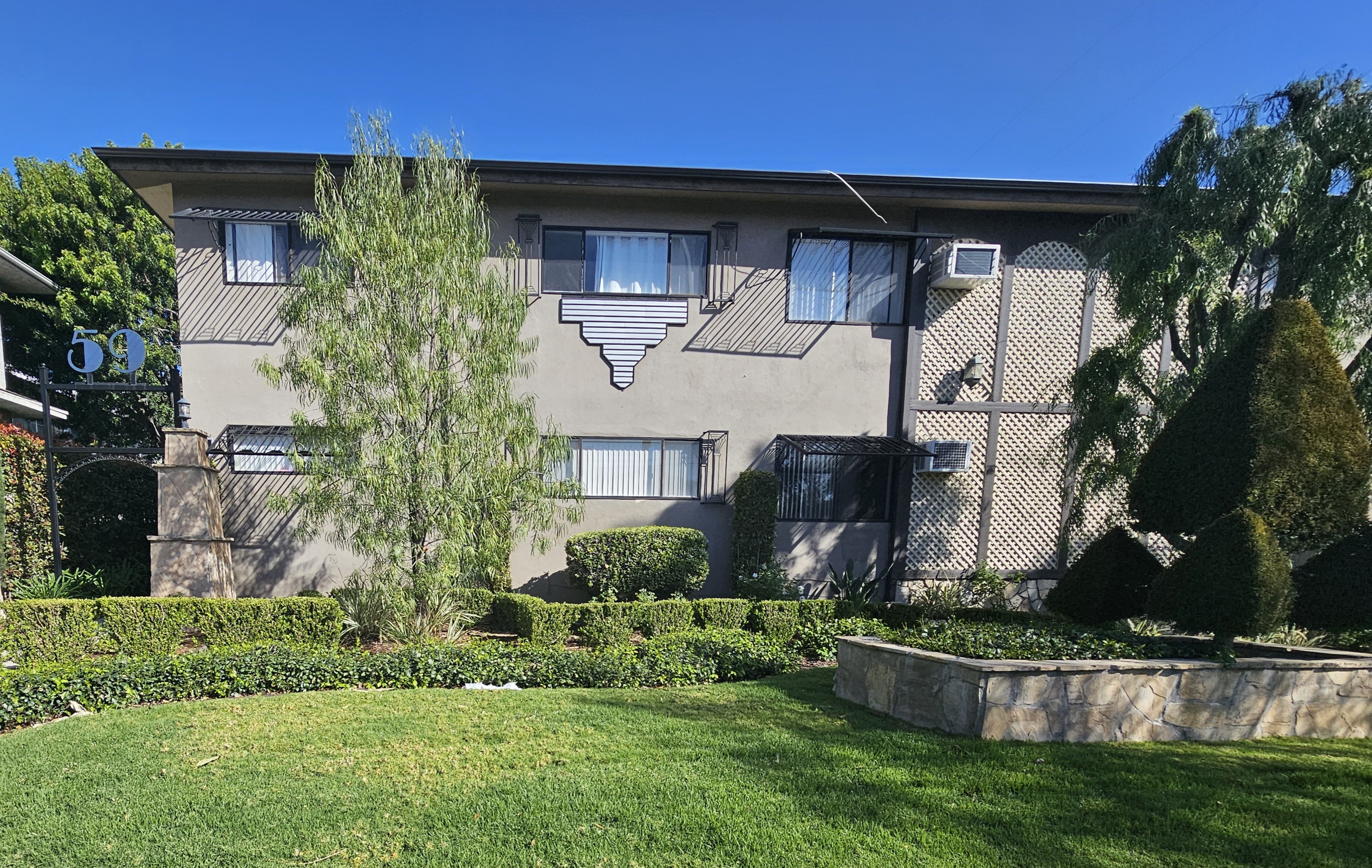 Sierra Madre Apartment: 59 Esperanza Ave