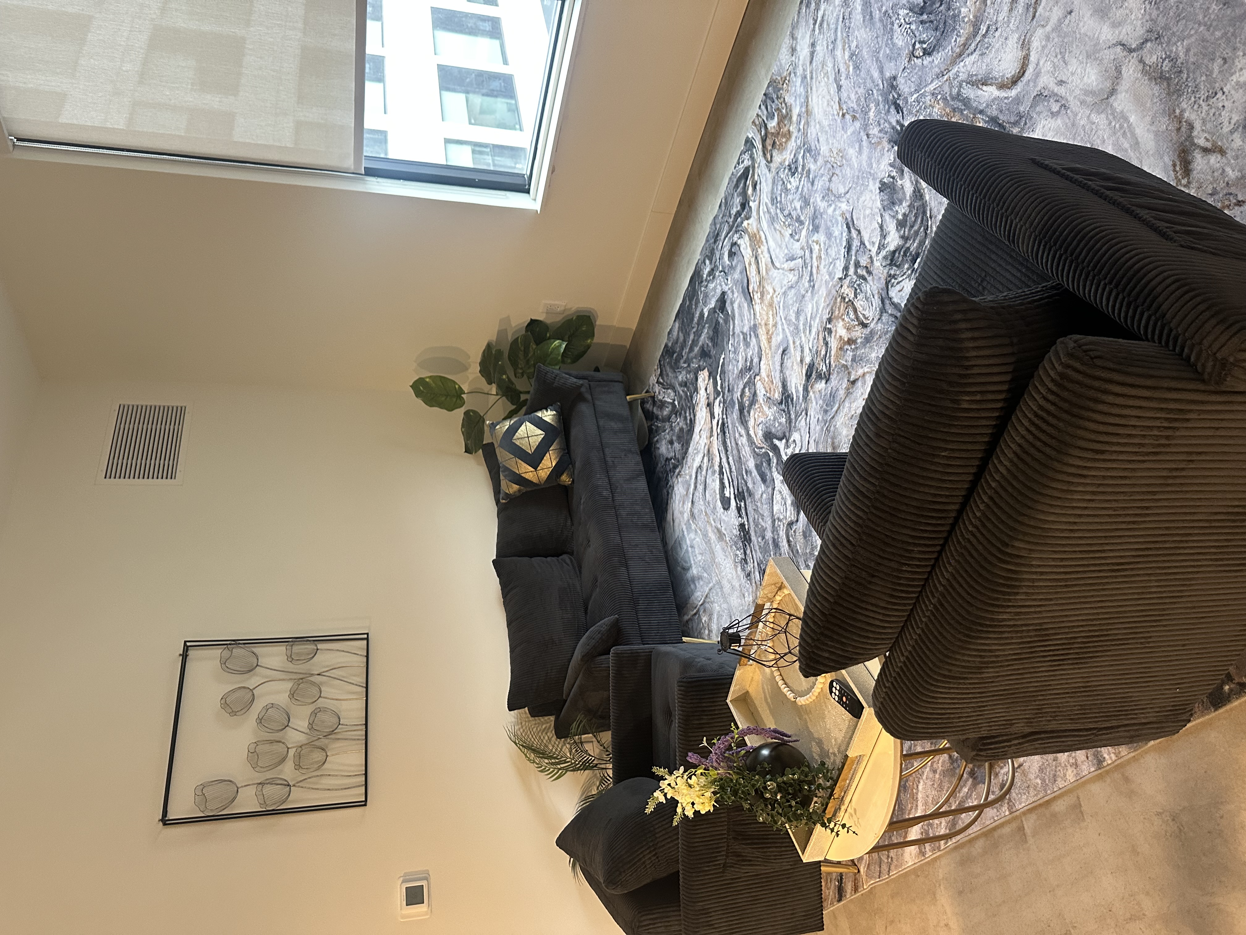 Detroit Apartment: 1400 N. Chrysler Dr