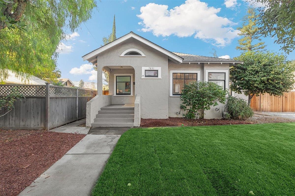 Gilroy House: 7831 Eigleberry St