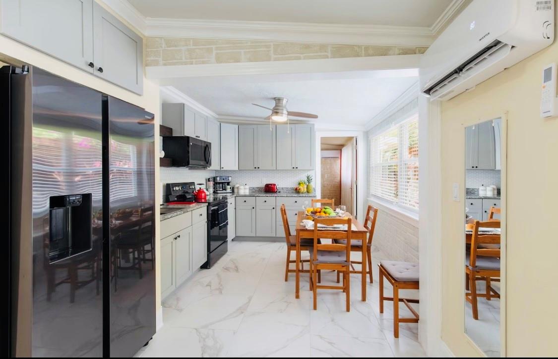 West Palm Beach Townhome: 279 Hach Lane (2/1)