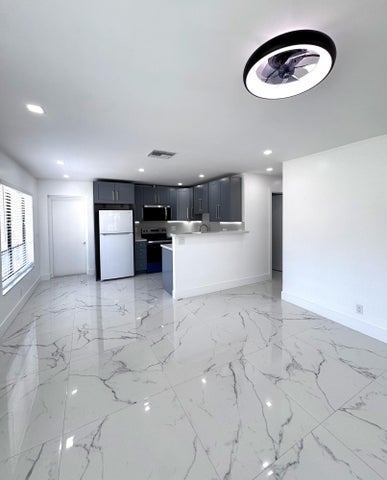 Lantana Townhome: 835 Andrew Redding Road 1