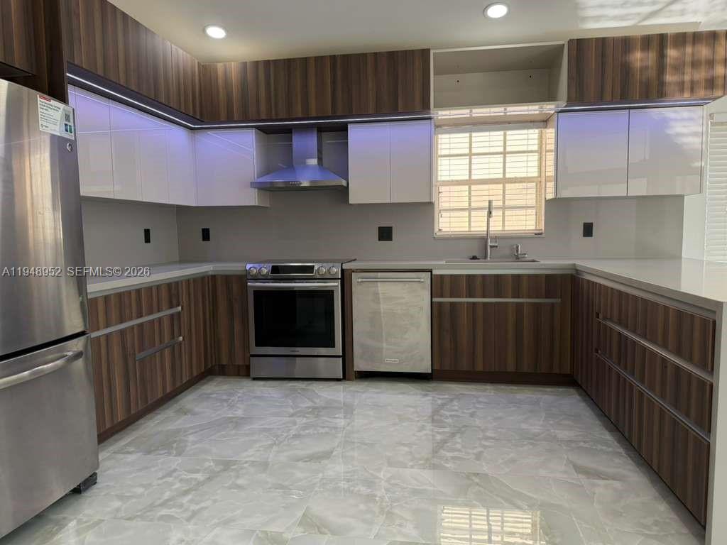 Weston House: 189 Cameron Drive