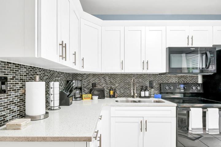 West Palm Beach House: 3331 Lake Avenue