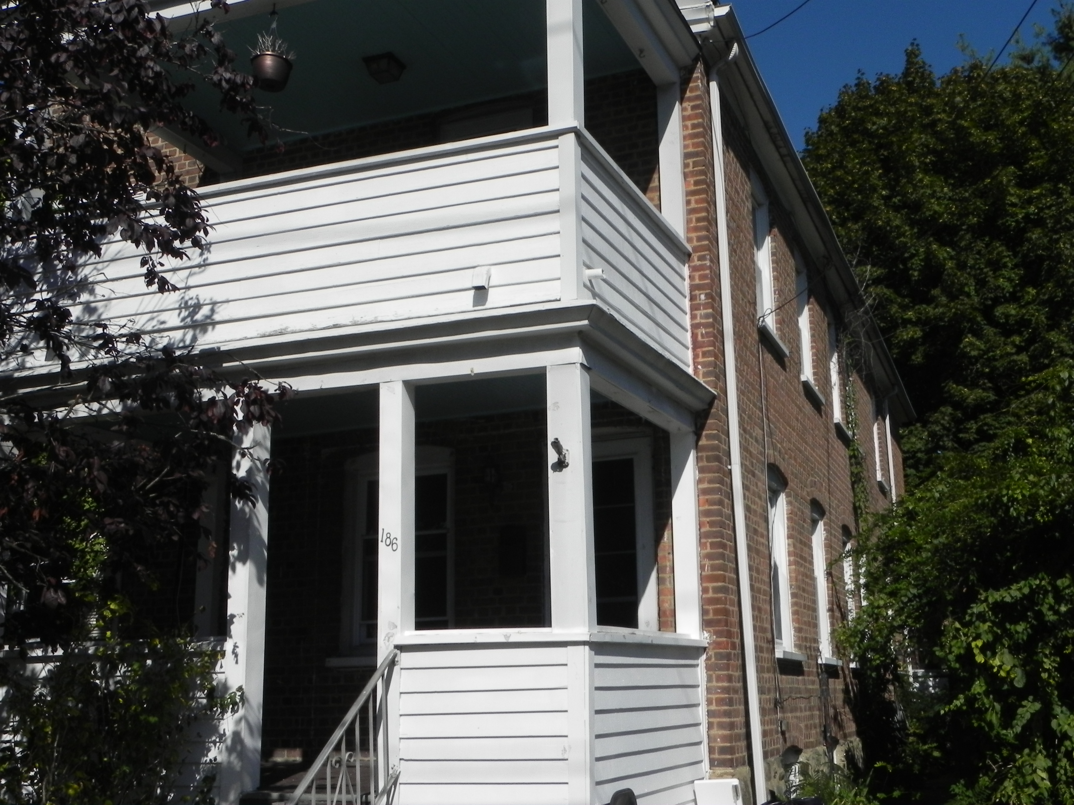 Fairfield Multiplex: 186 Grasmere Ave #3