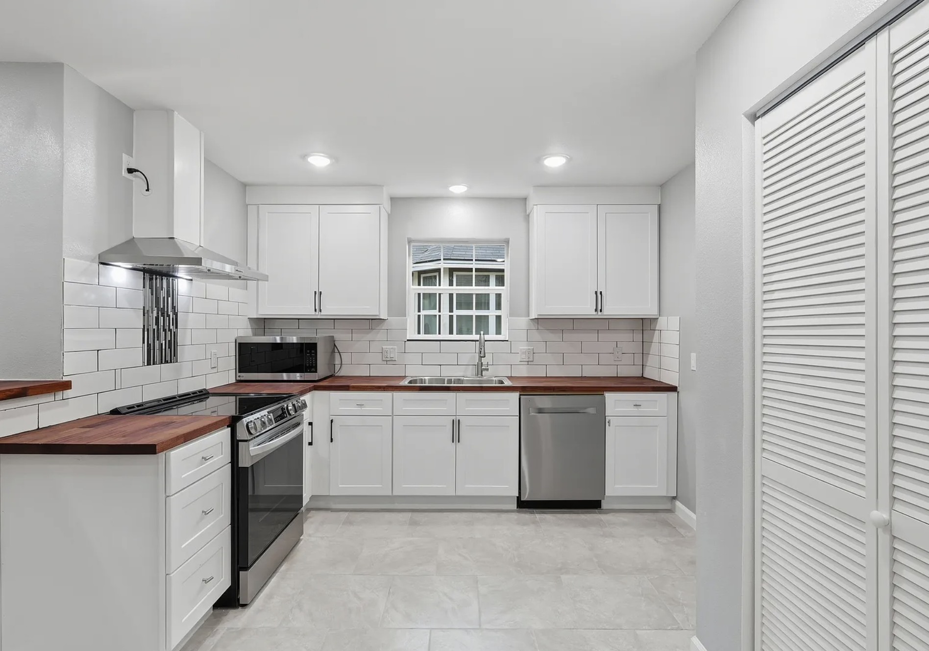 Spring Branch Multiplex: 1197 Chisolm Trl