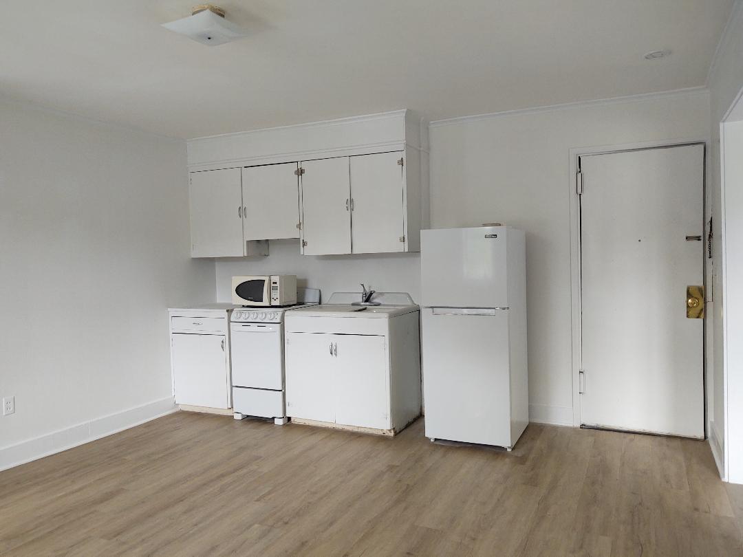 Dover Plains Apartment: 31 Wing Avenue